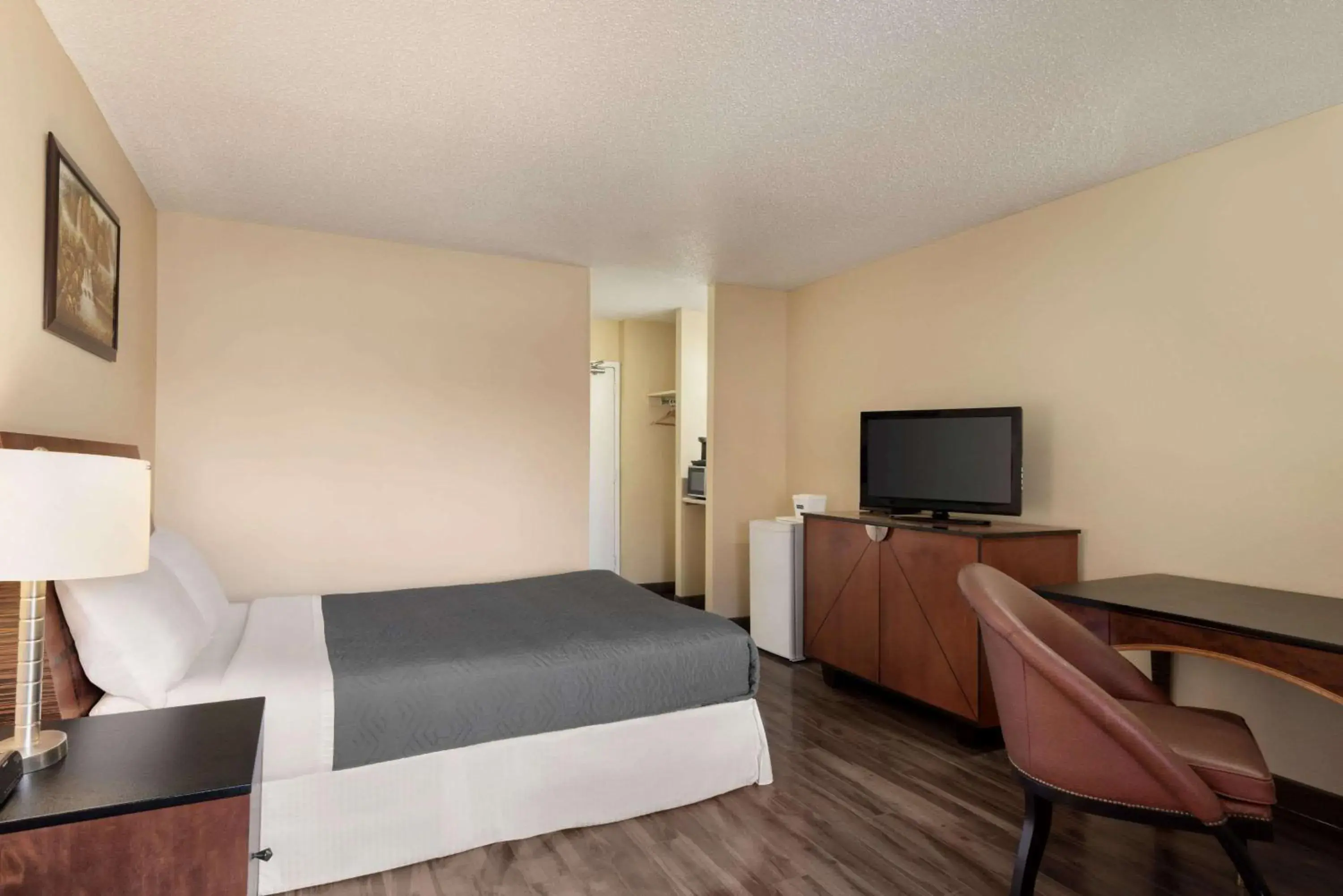 Photo of the whole room, Bed in Travelodge by Wyndham Swift Current