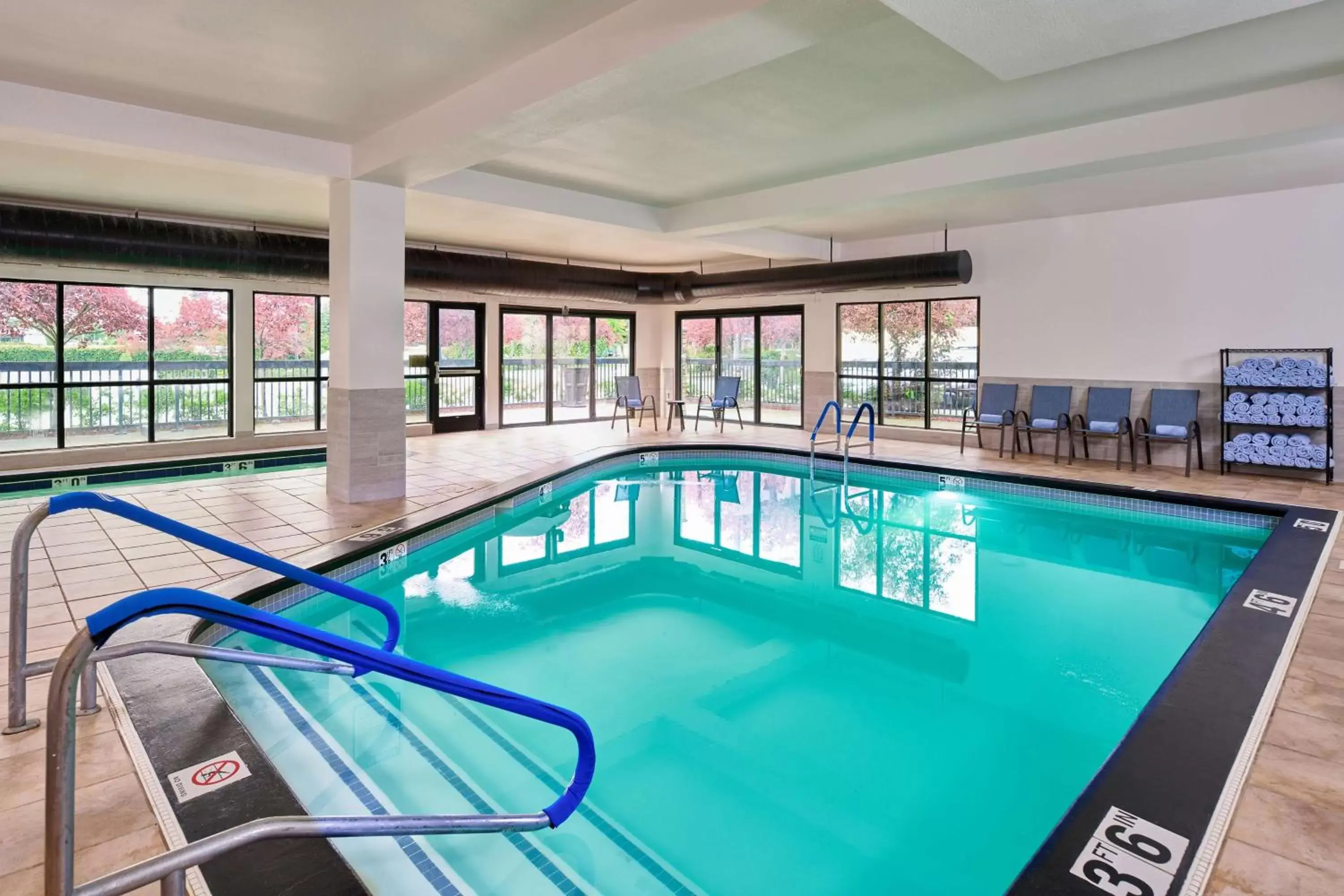 Pool view, Swimming Pool in Hampton Inn By Hilton Anchorage