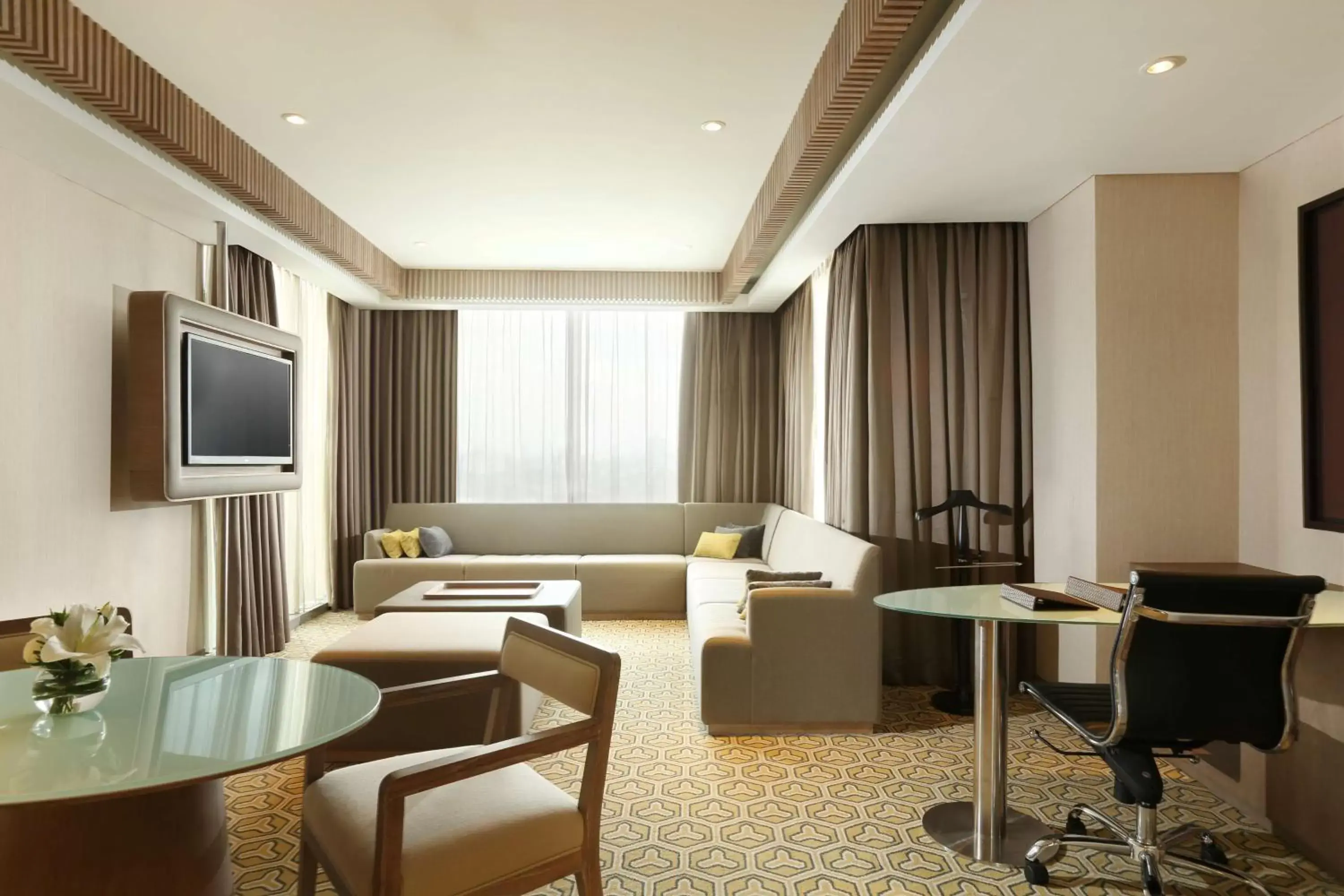 Living room, Seating Area in DoubleTree by Hilton Jakarta - Diponegoro