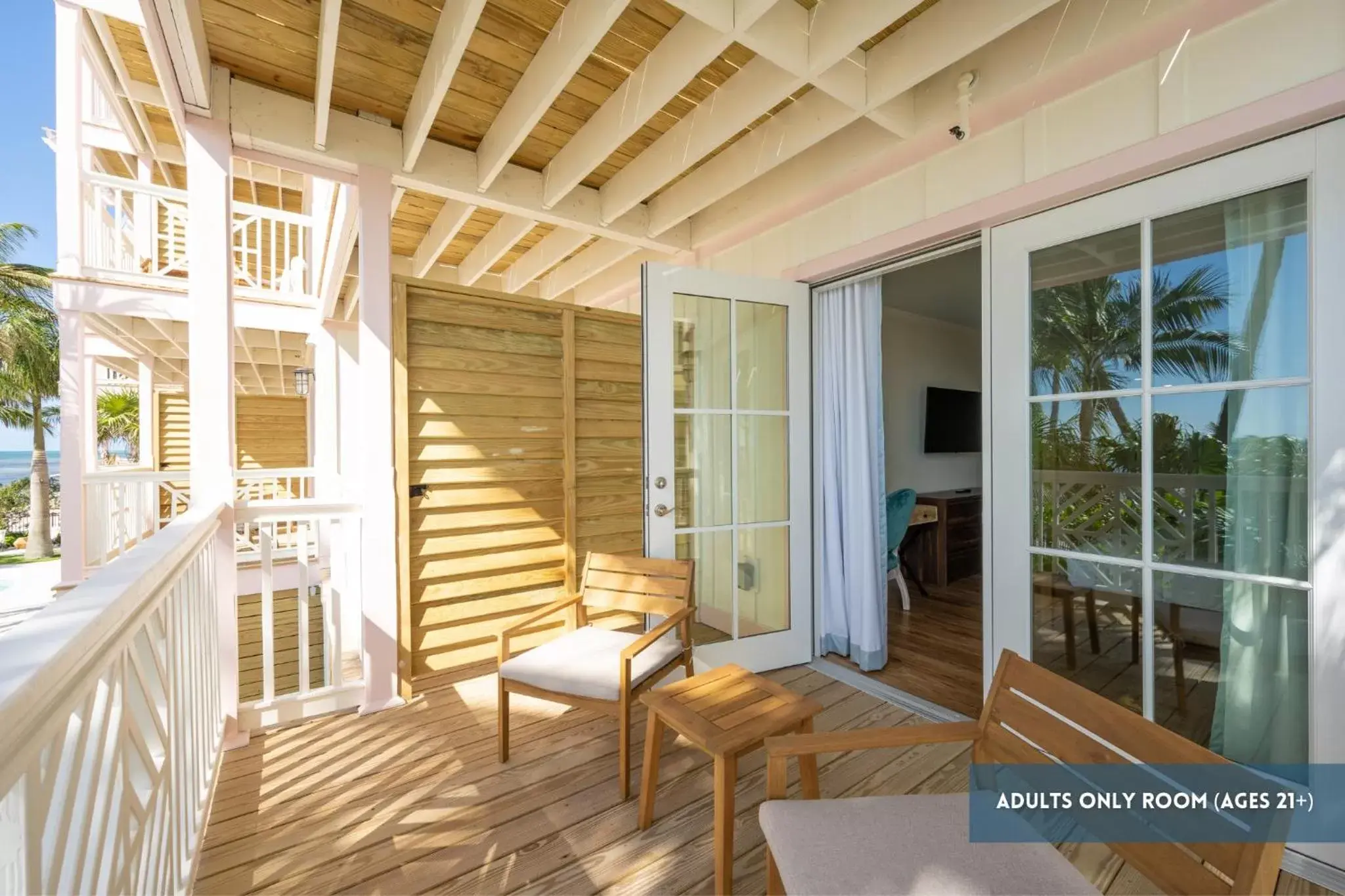 Balcony/Terrace, Seating Area in Grassy Flats Resort & Beach Club
