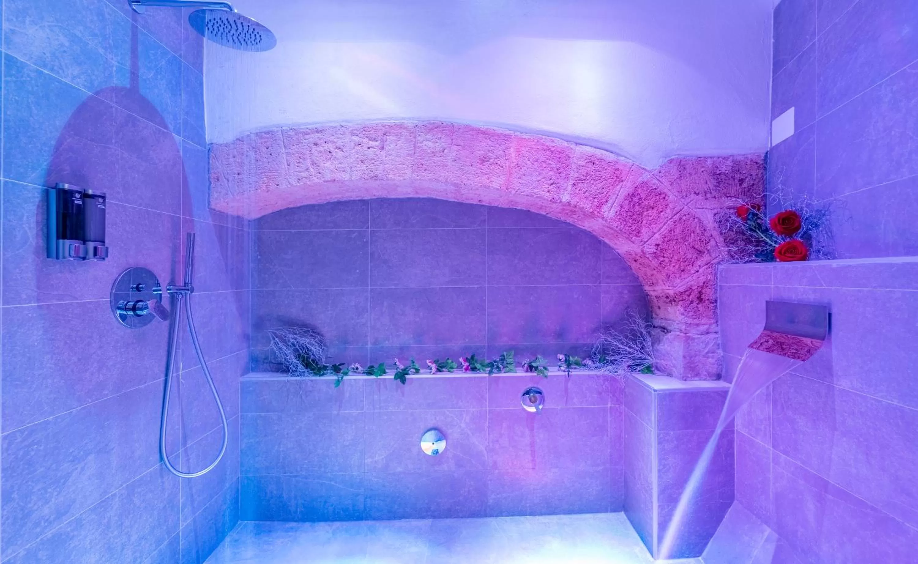 Shower in B&B Eraclio