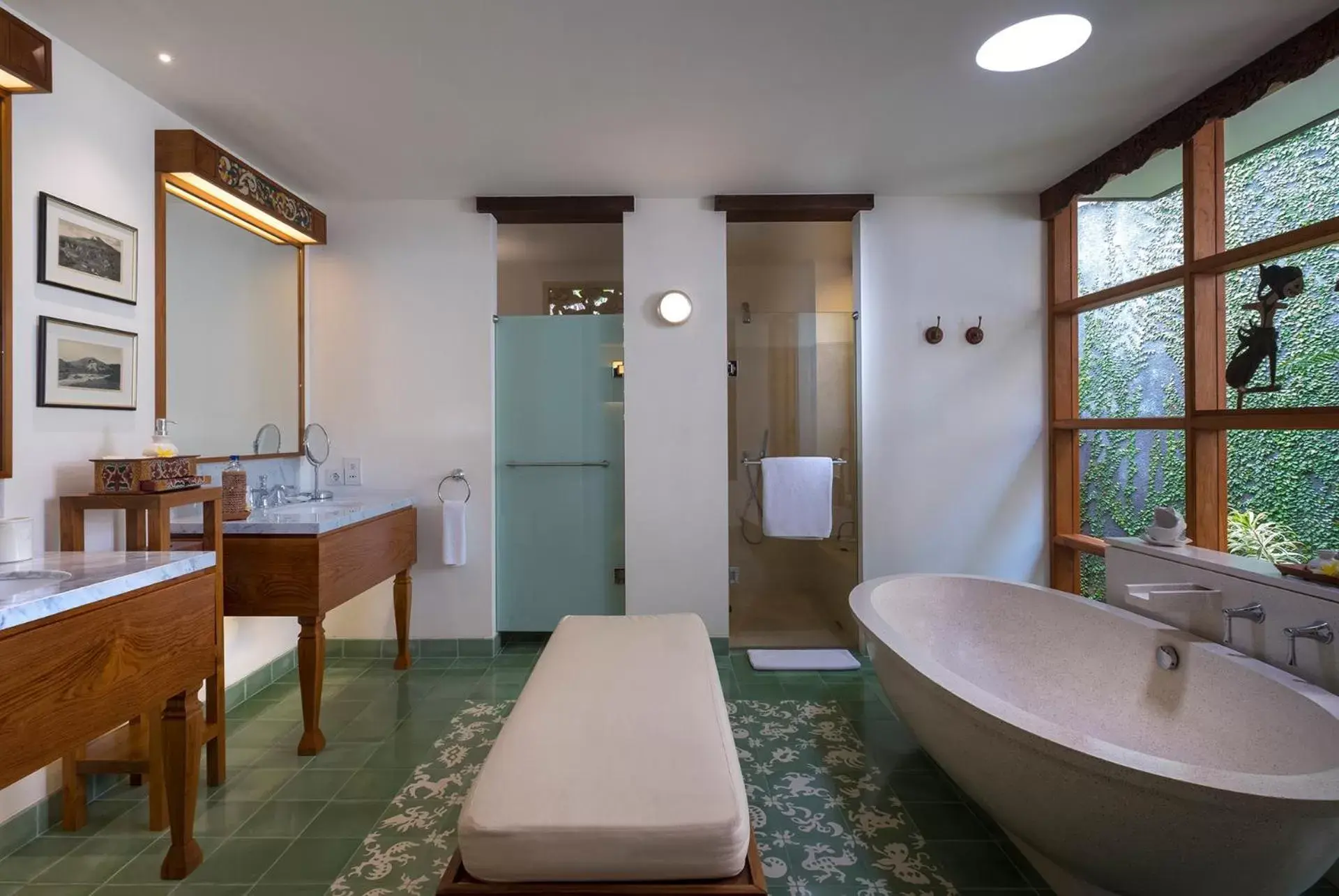 Shower, Bathroom in Tandjung Sari Hotel