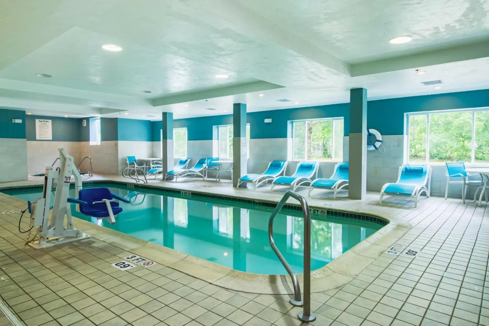 Swimming Pool in Holiday Inn Express & Suites - Lincoln East - White Mountains, an IHG Hotel