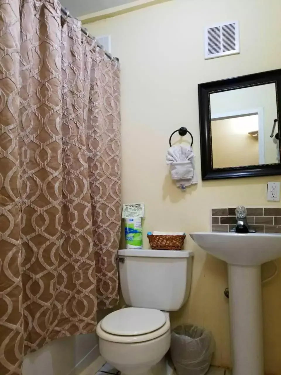 Bathroom in Ocean Tide Beach Resort