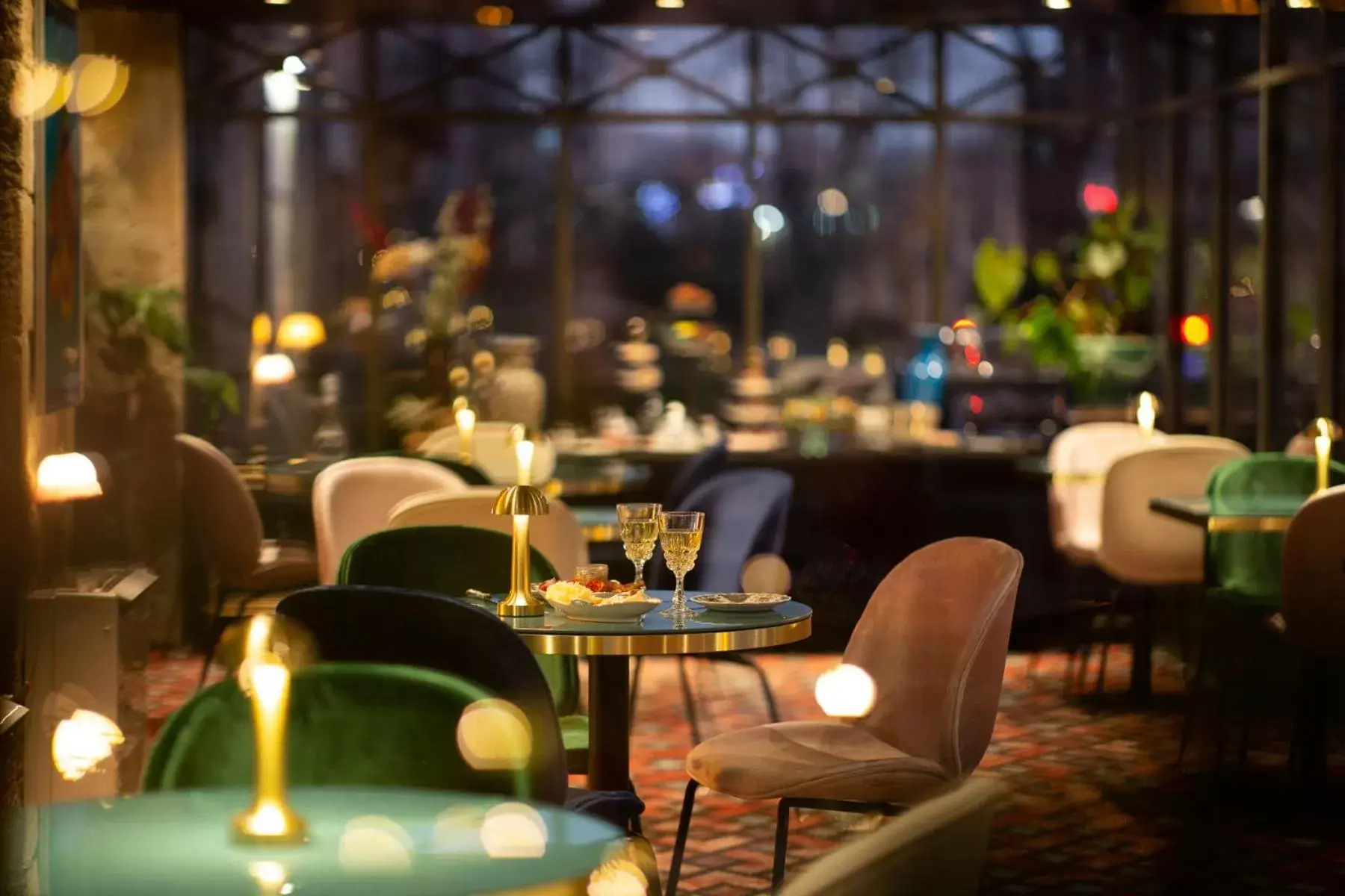 Lounge or bar, Restaurant/Places to Eat in Hôtel De Charme Le Chêne Vert