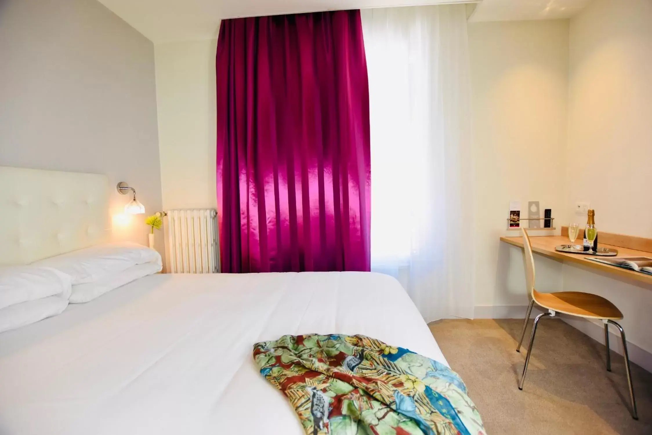 Photo of the whole room, Bed in Hôtel Escale Oceania Lorient