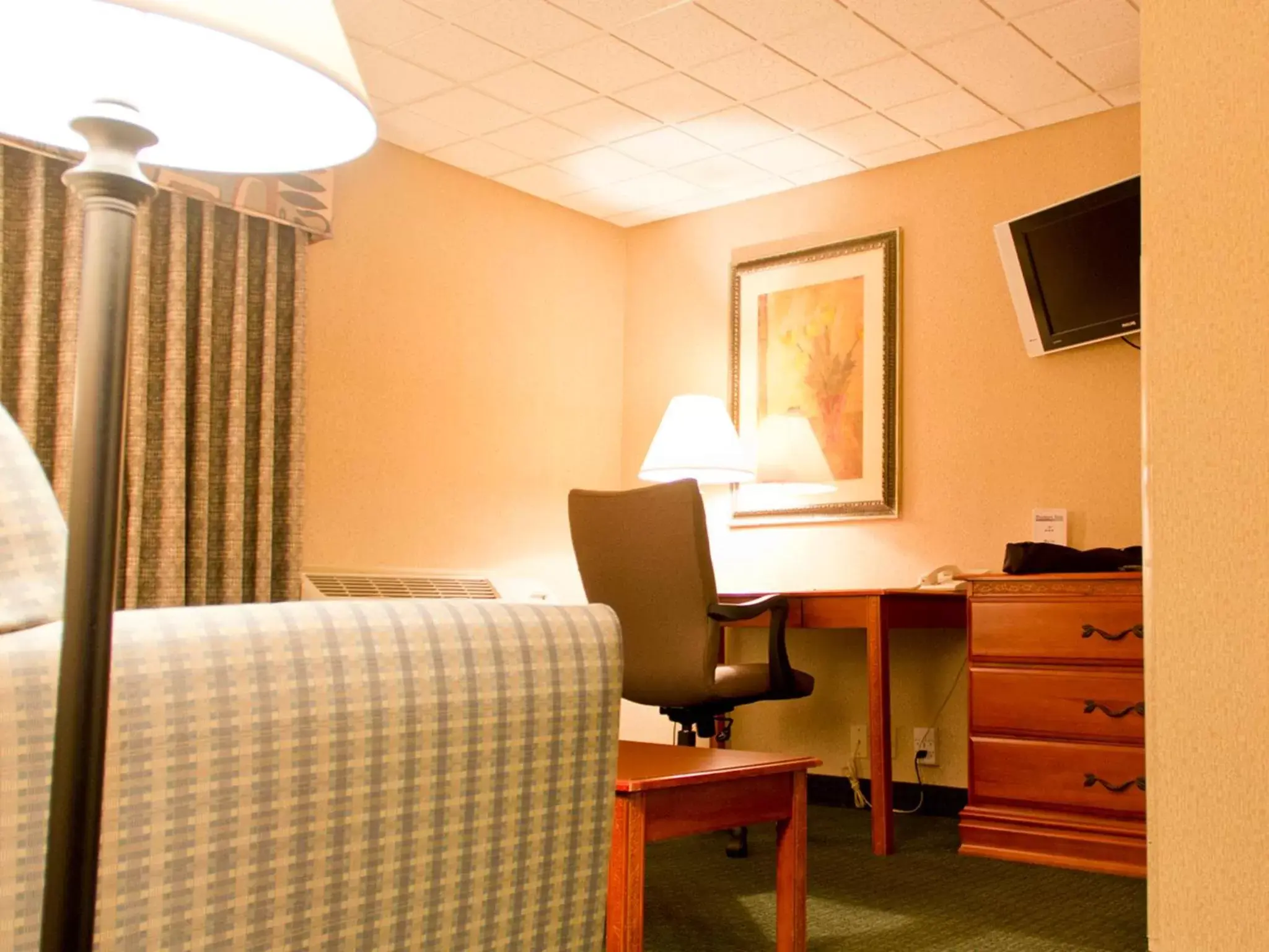Bedroom, Seating Area in Quality Inn East Stroudsburg - Poconos