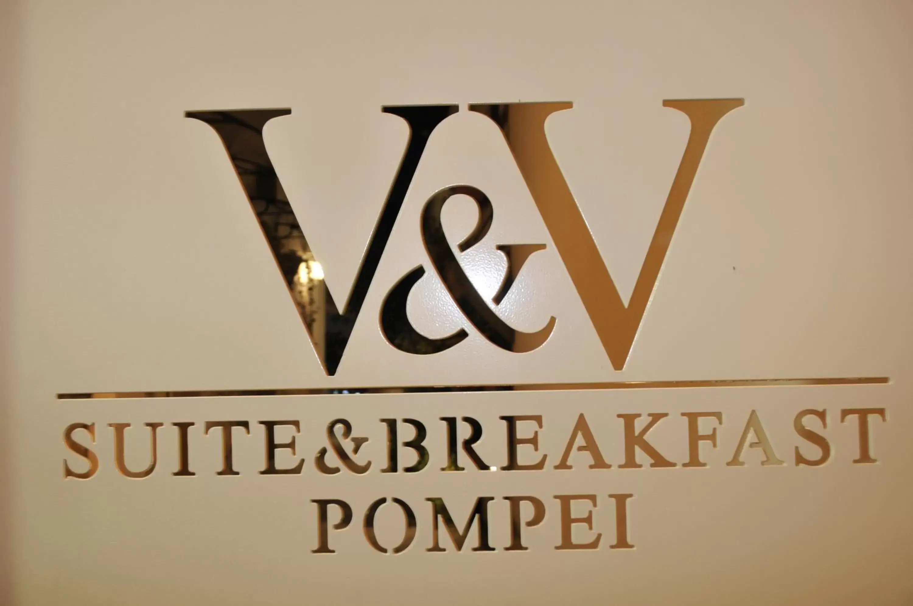 Property logo or sign in V&V Suite & Breakfast