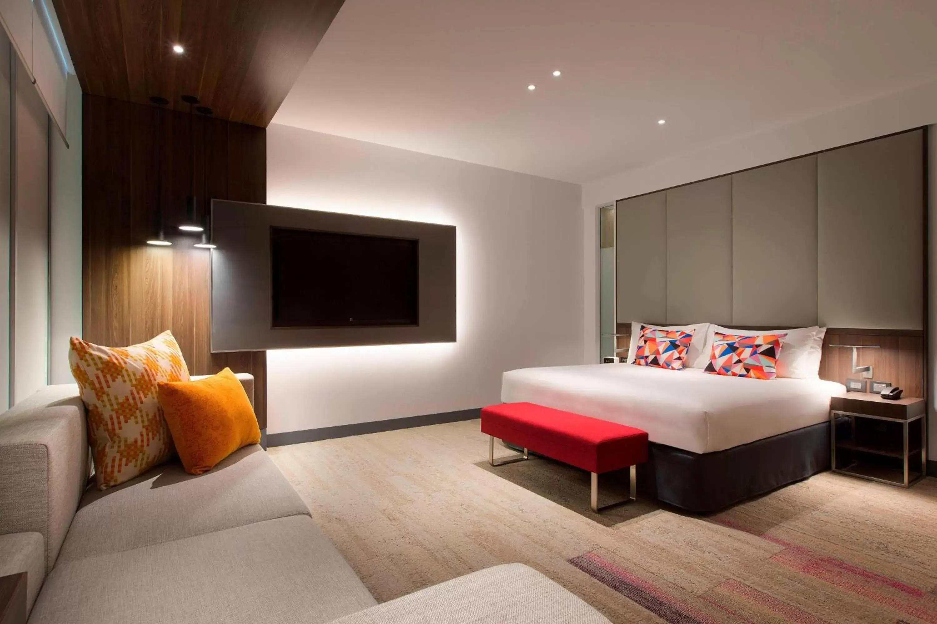 Photo of the whole room, Bed in Aloft Perth