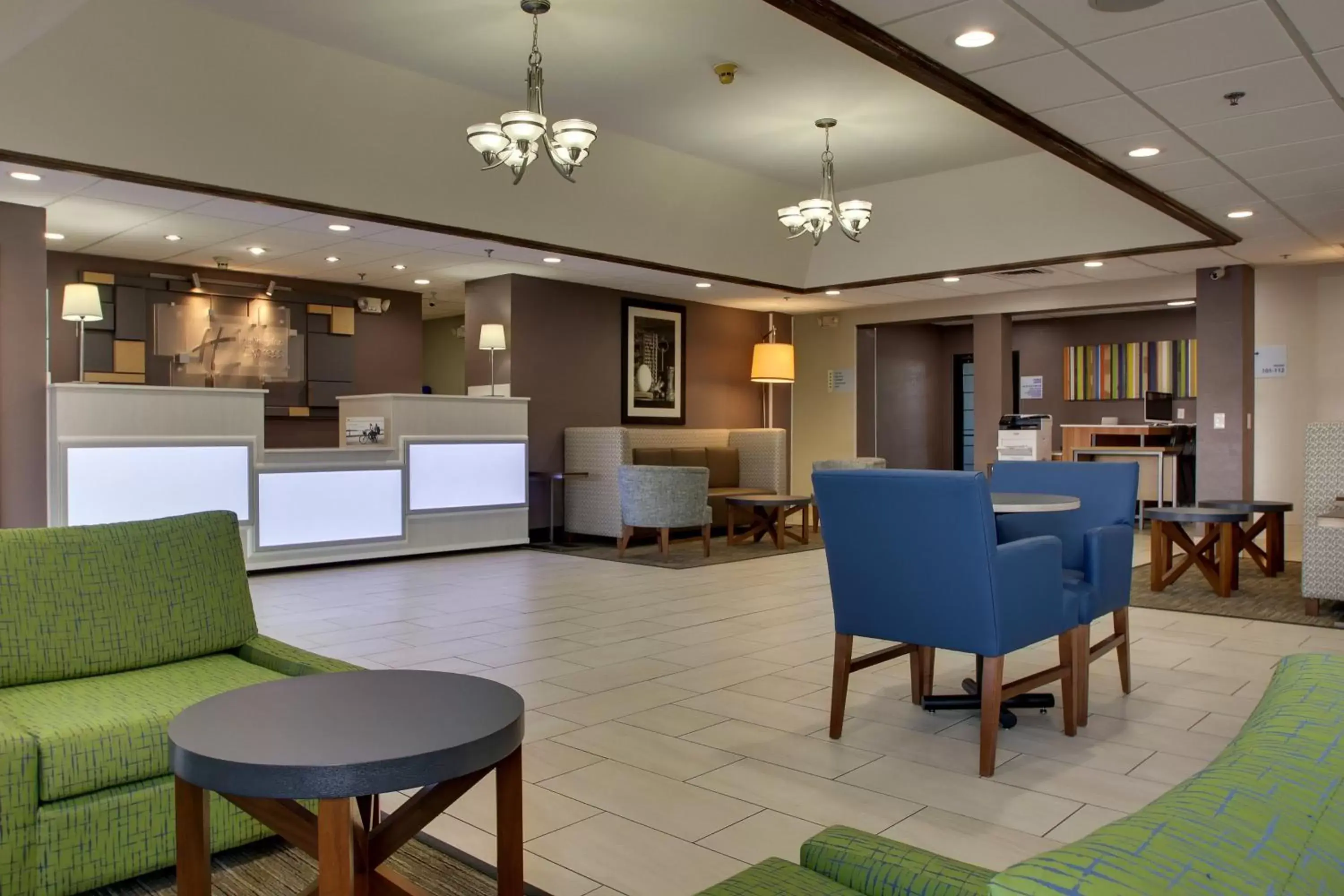 Property building, Lobby/Reception in Holiday Inn Express Hotel & Suites Lebanon