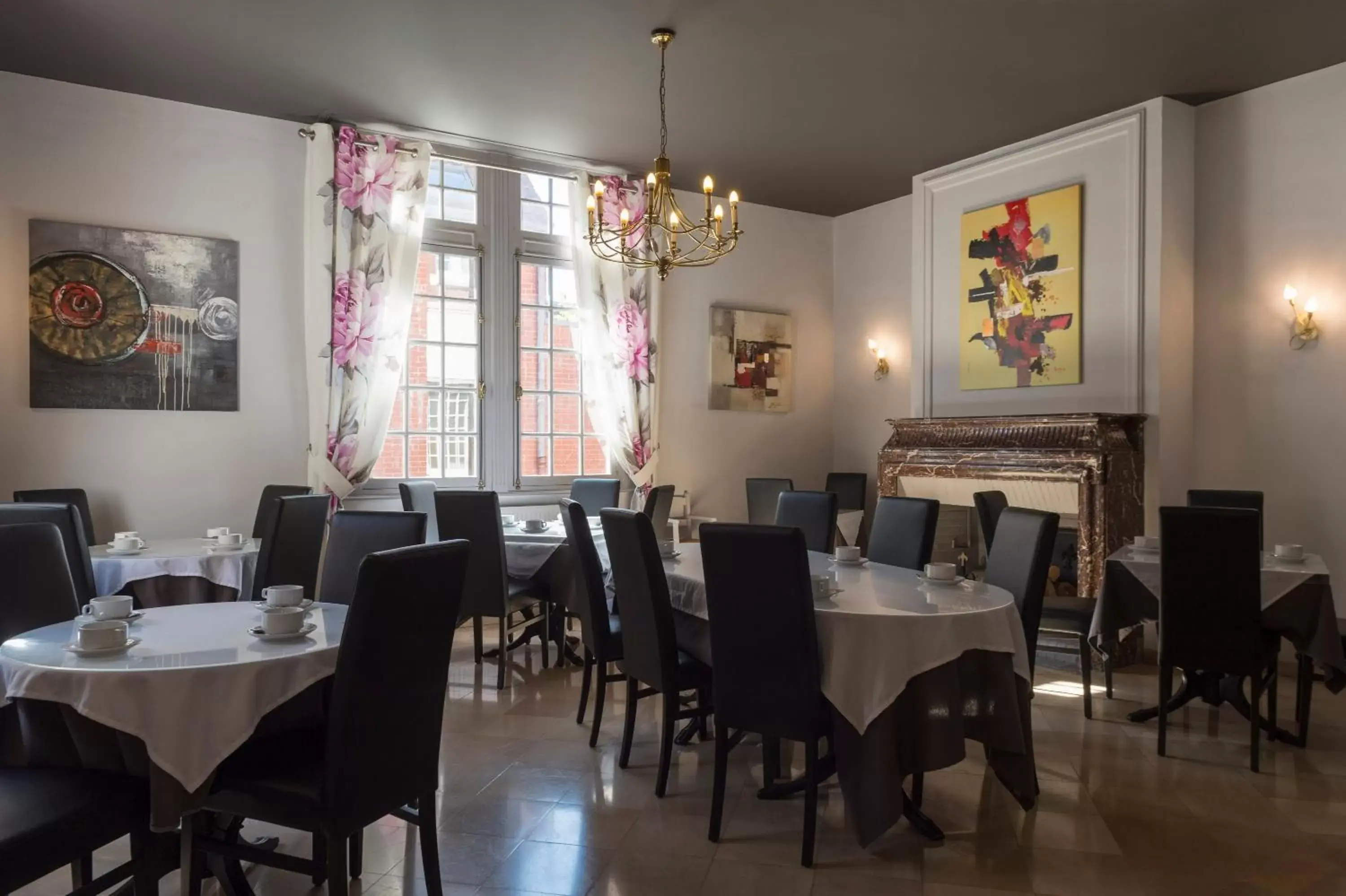 Restaurant/Places to Eat in Belle Hôtel, Lille Ouest