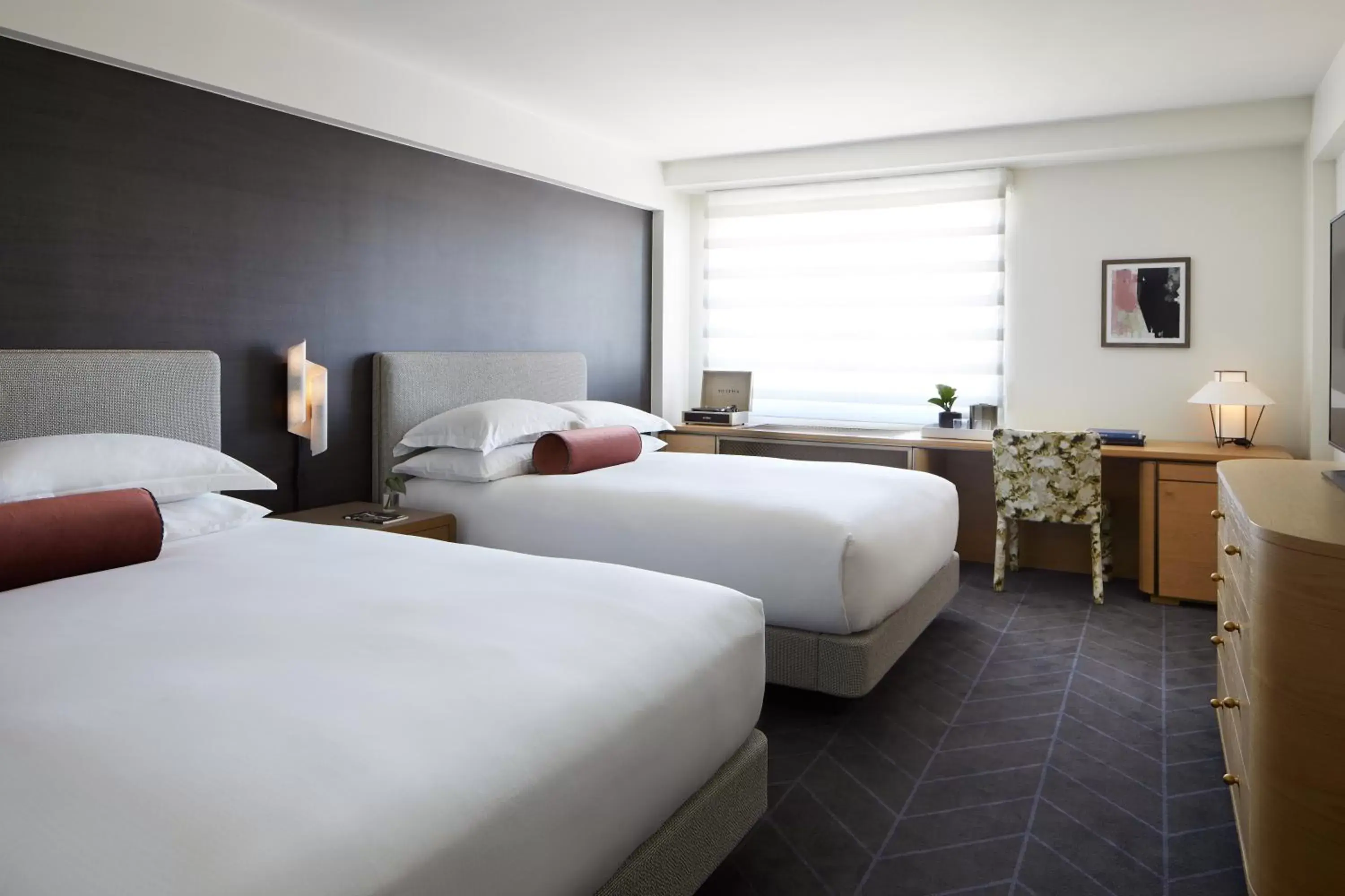 Bedroom, Bed in Kimpton Alton Hotel, an IHG Hotel