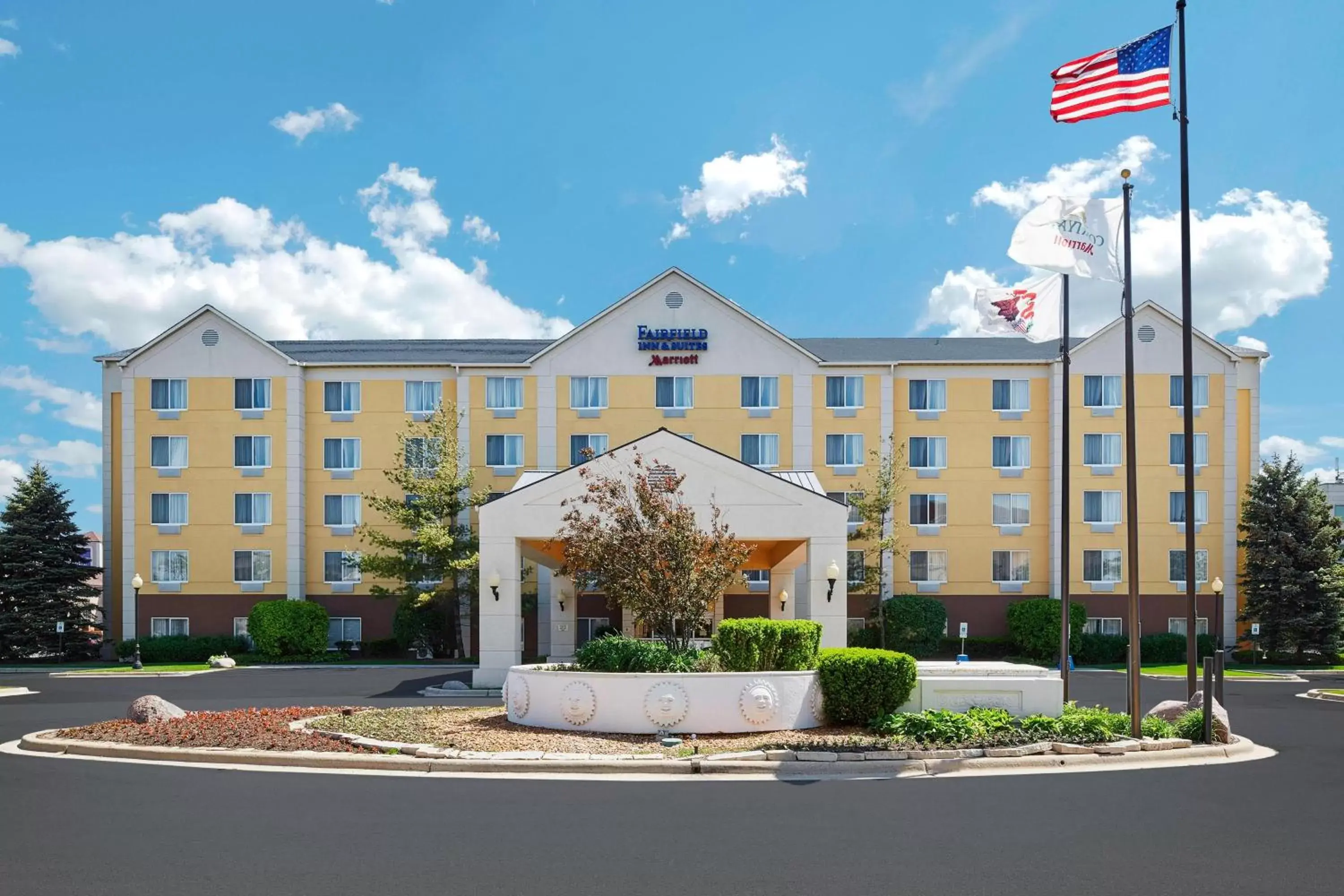 Property Building in Fairfield Inn & Suites Chicago Midway Airport
