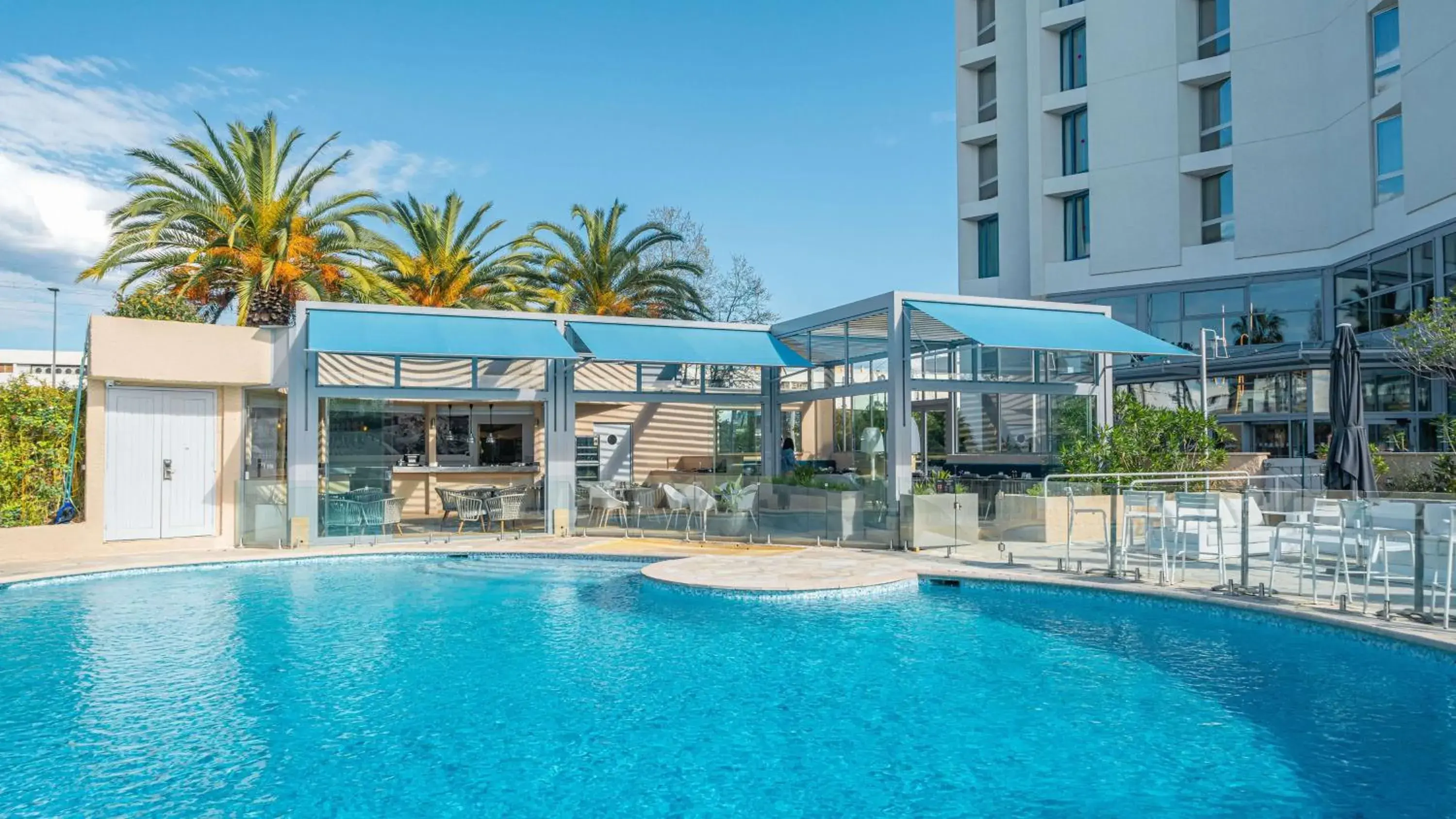 Pool view in Radisson Hotel Nice Airport Pool view in Radisson Hotel Nice Airport