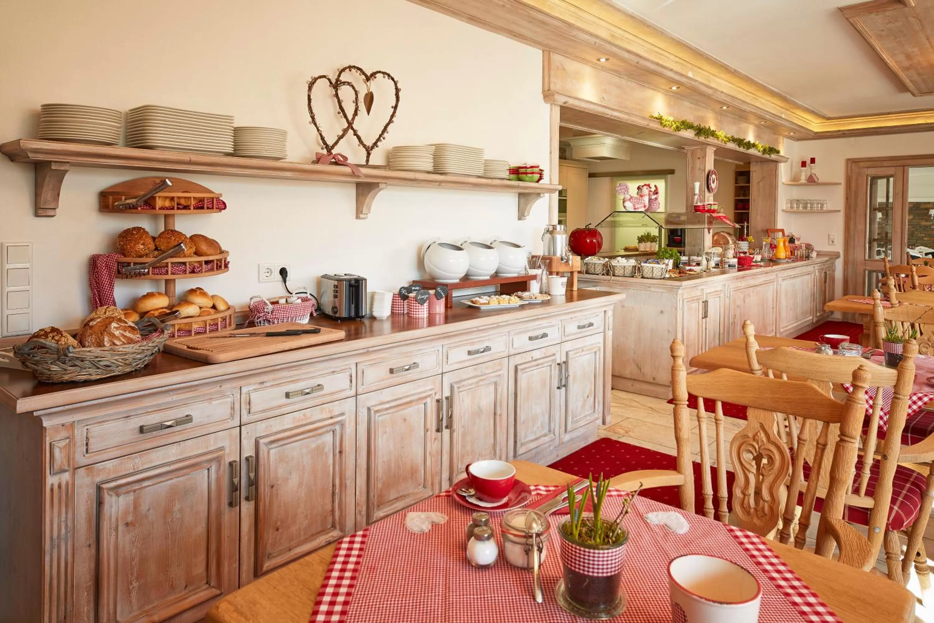 Buffet breakfast in Hotel Garni Dorfkammer