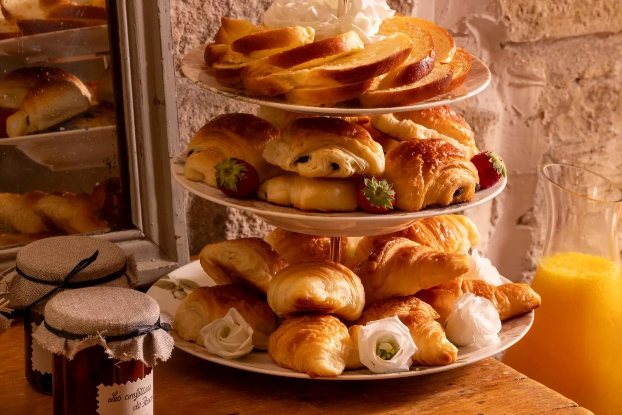 Buffet breakfast in Hôtel Le Saint Gregoire