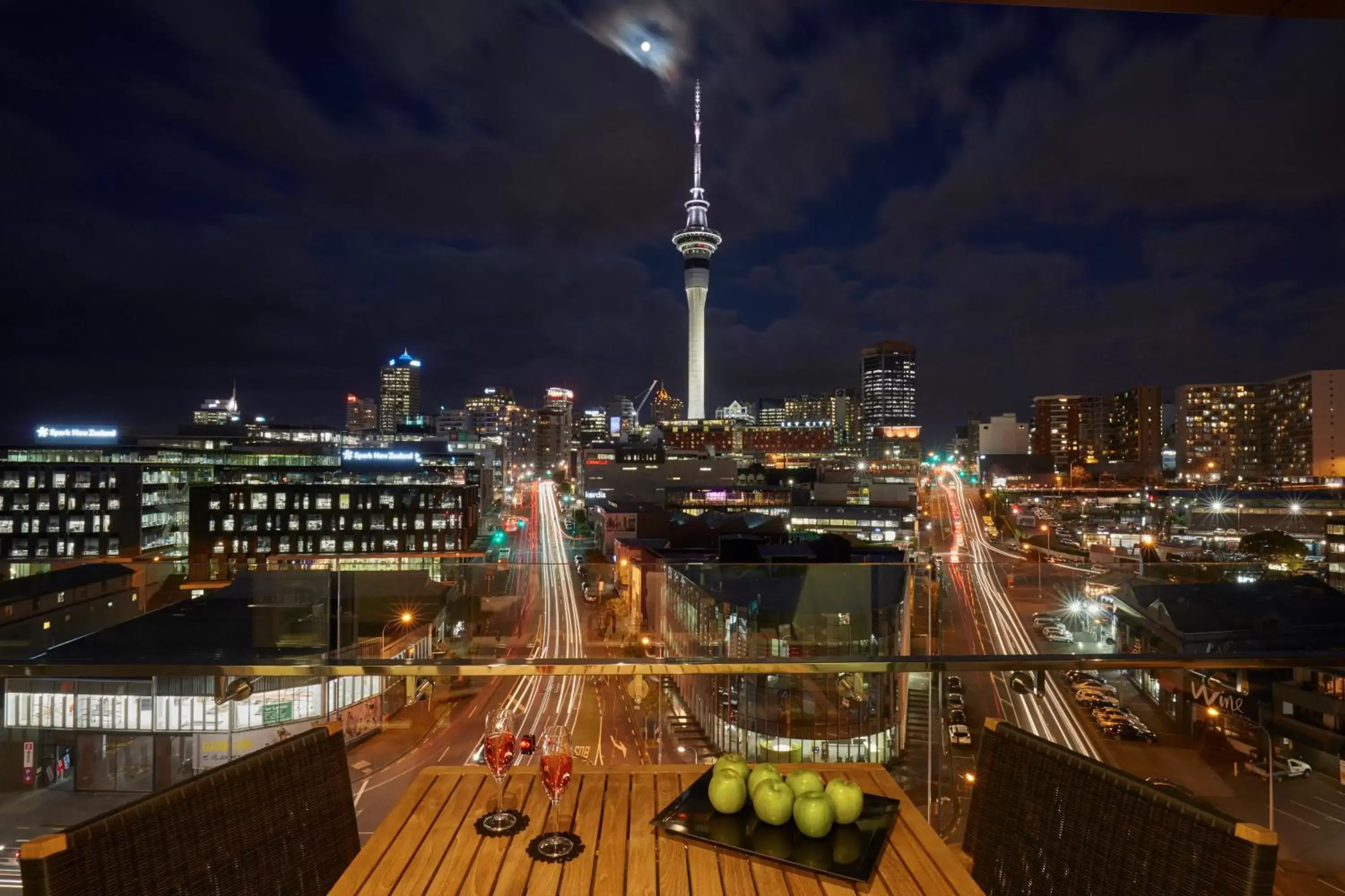 Spring, Balcony/Terrace in Swiss-Belsuites Victoria Park Auckland