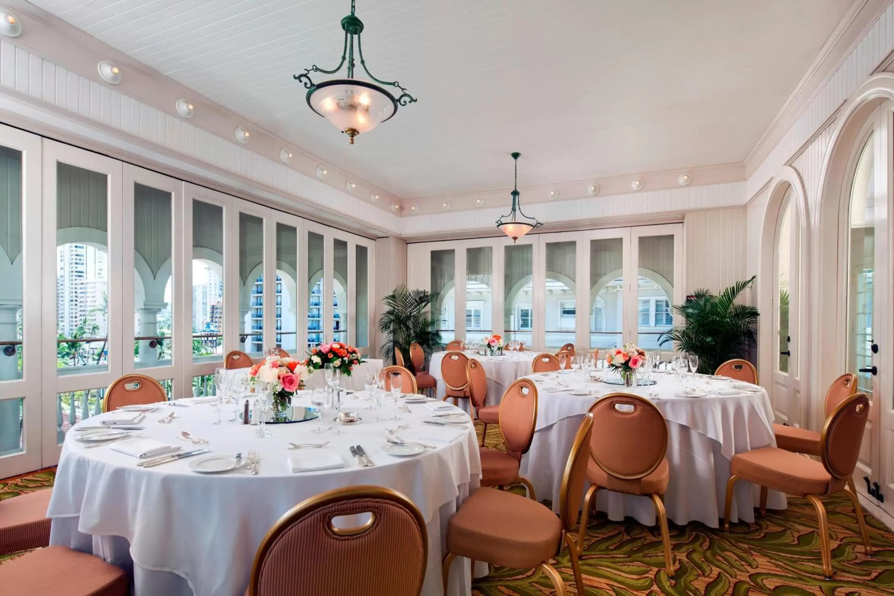 Meeting/conference room, Restaurant/Places to Eat in Moana Surfrider, A Westin Resort & Spa, Waikiki Beach