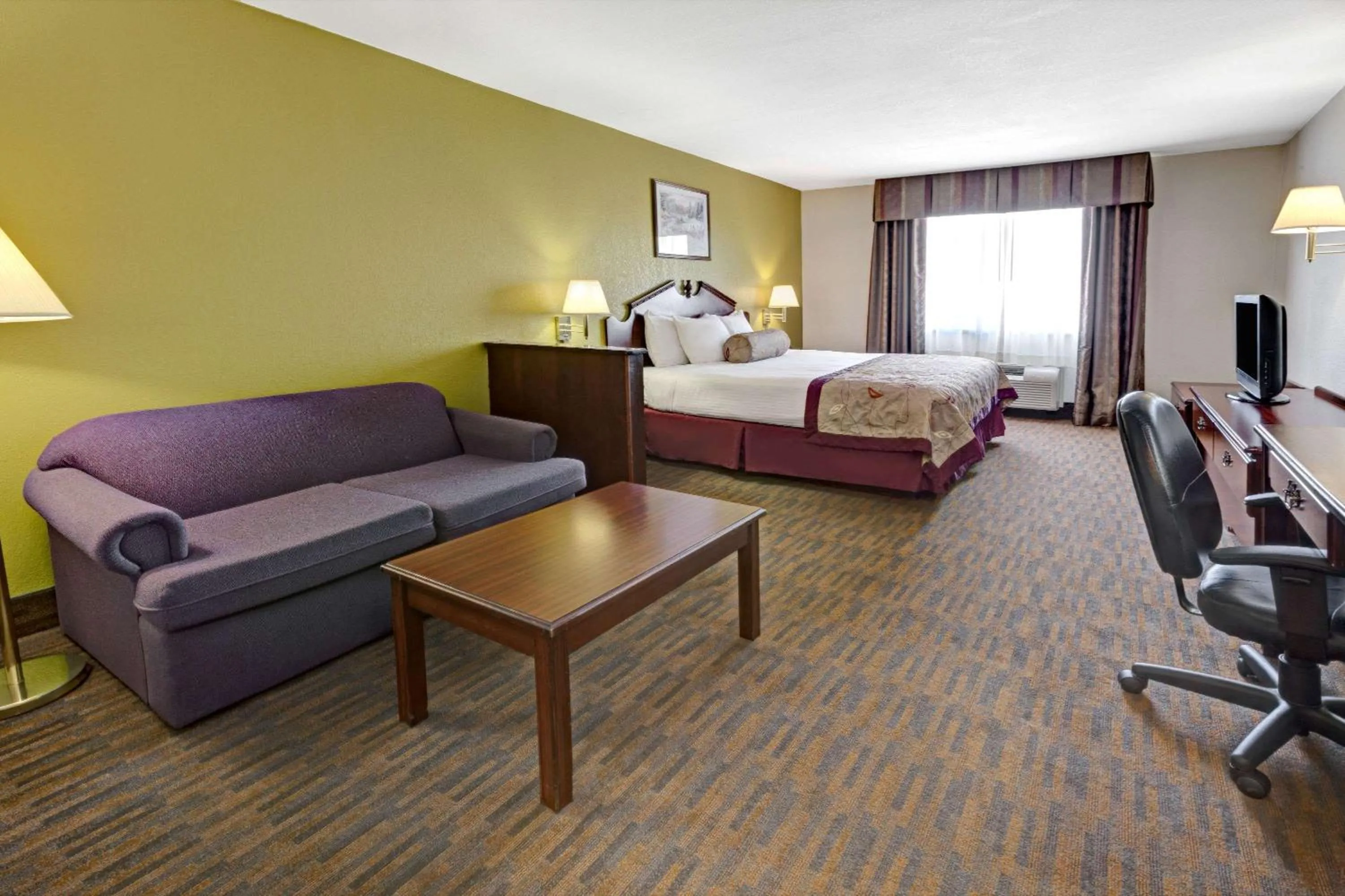 Photo of the whole room, Bed in Quality Inn