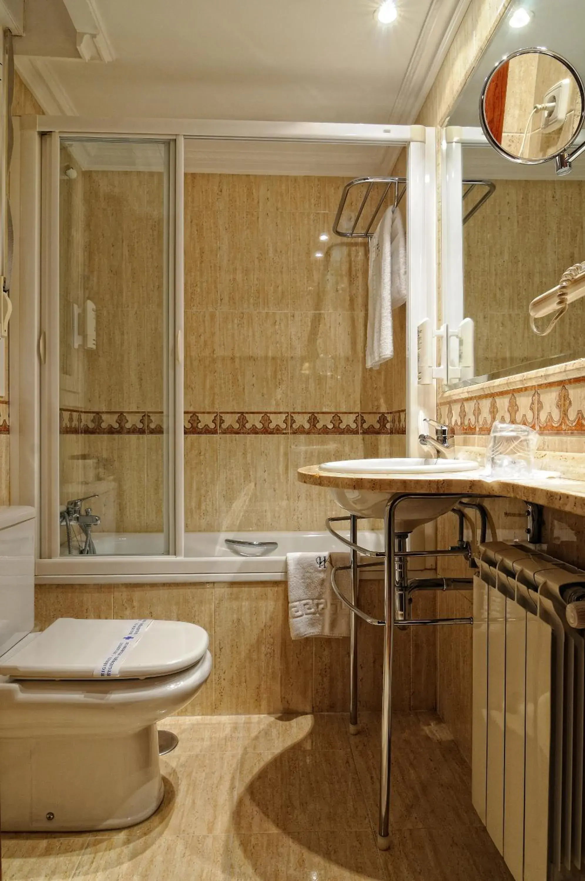 Bathroom in Hotel Alisi