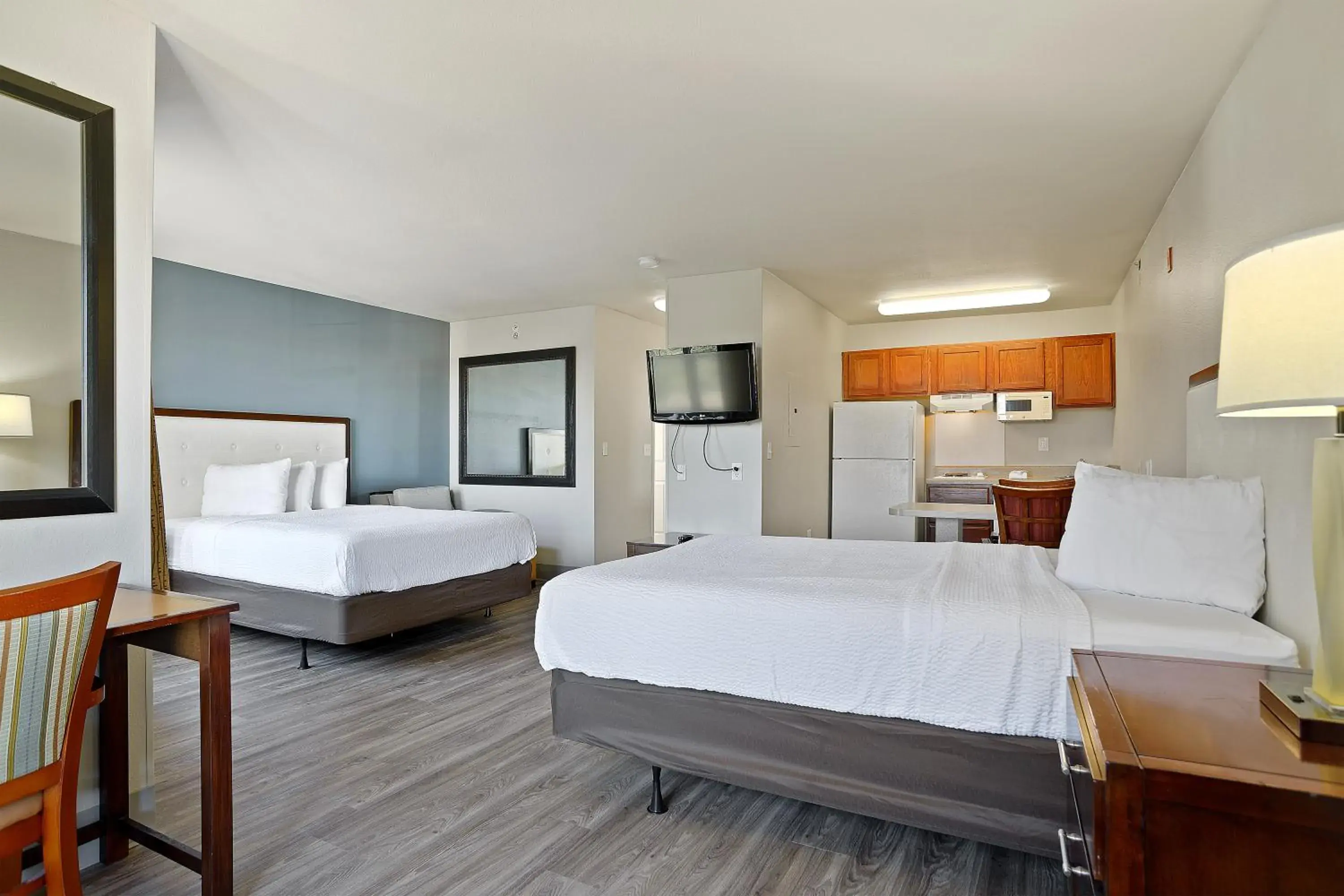 Bed in Extended Stay America Suites - Kansas City - Lenexa - 87th St