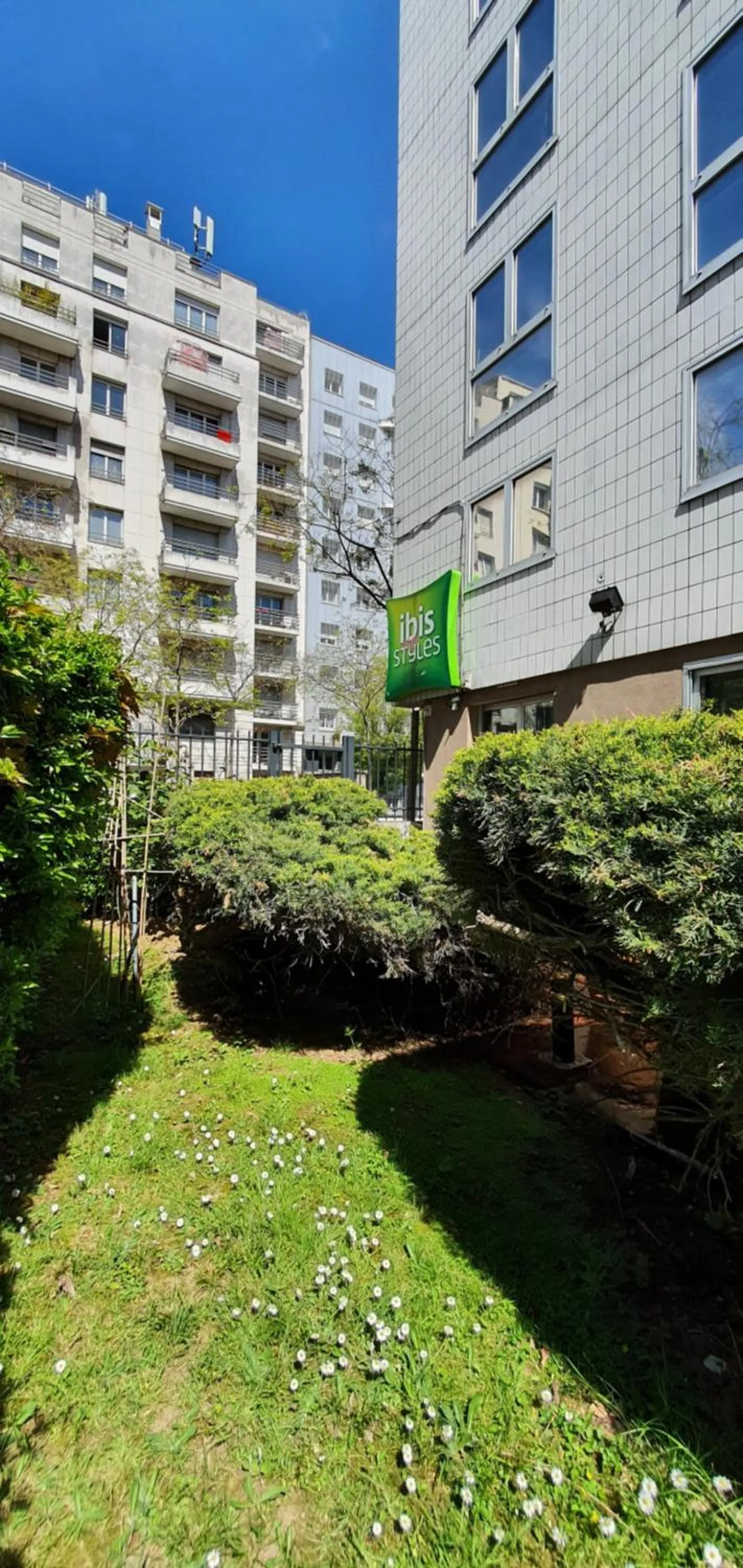 Garden in ibis Styles Paris Tolbiac Bibliotheque