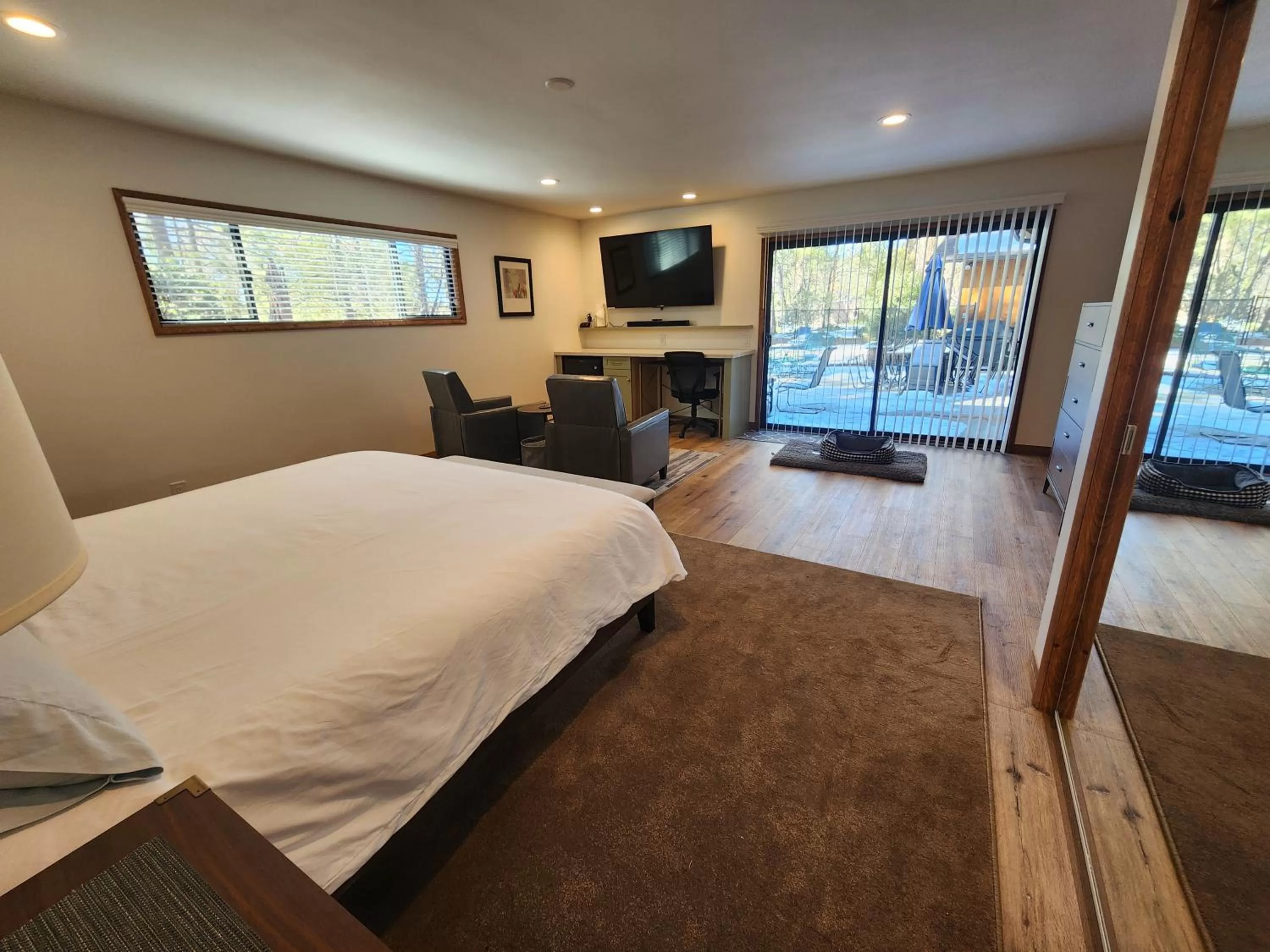 Bed in Silver Pines Lodge