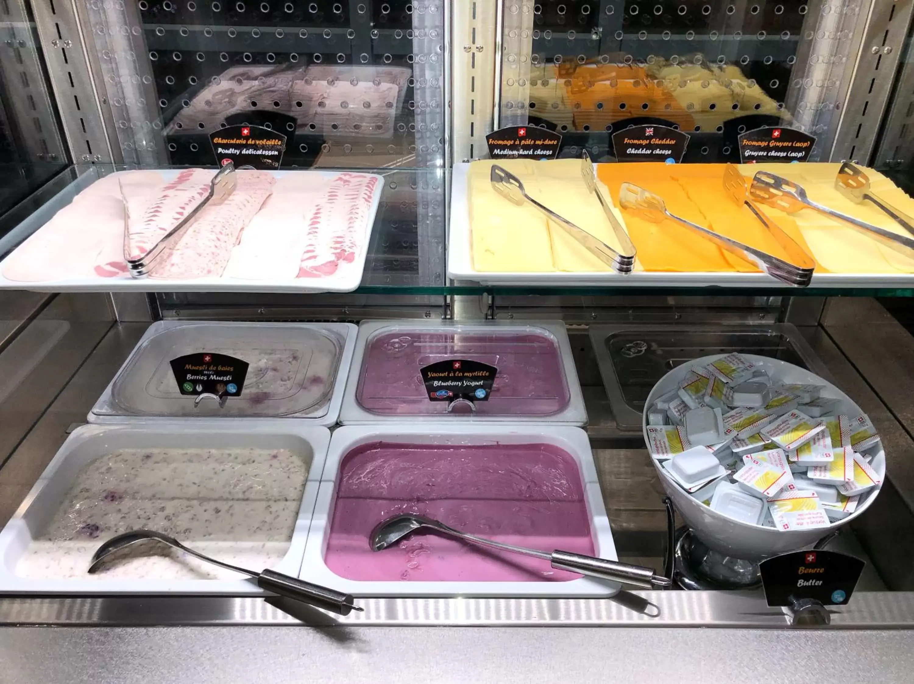 Breakfast in Geneva Hostel Breakfast in Geneva Hostel