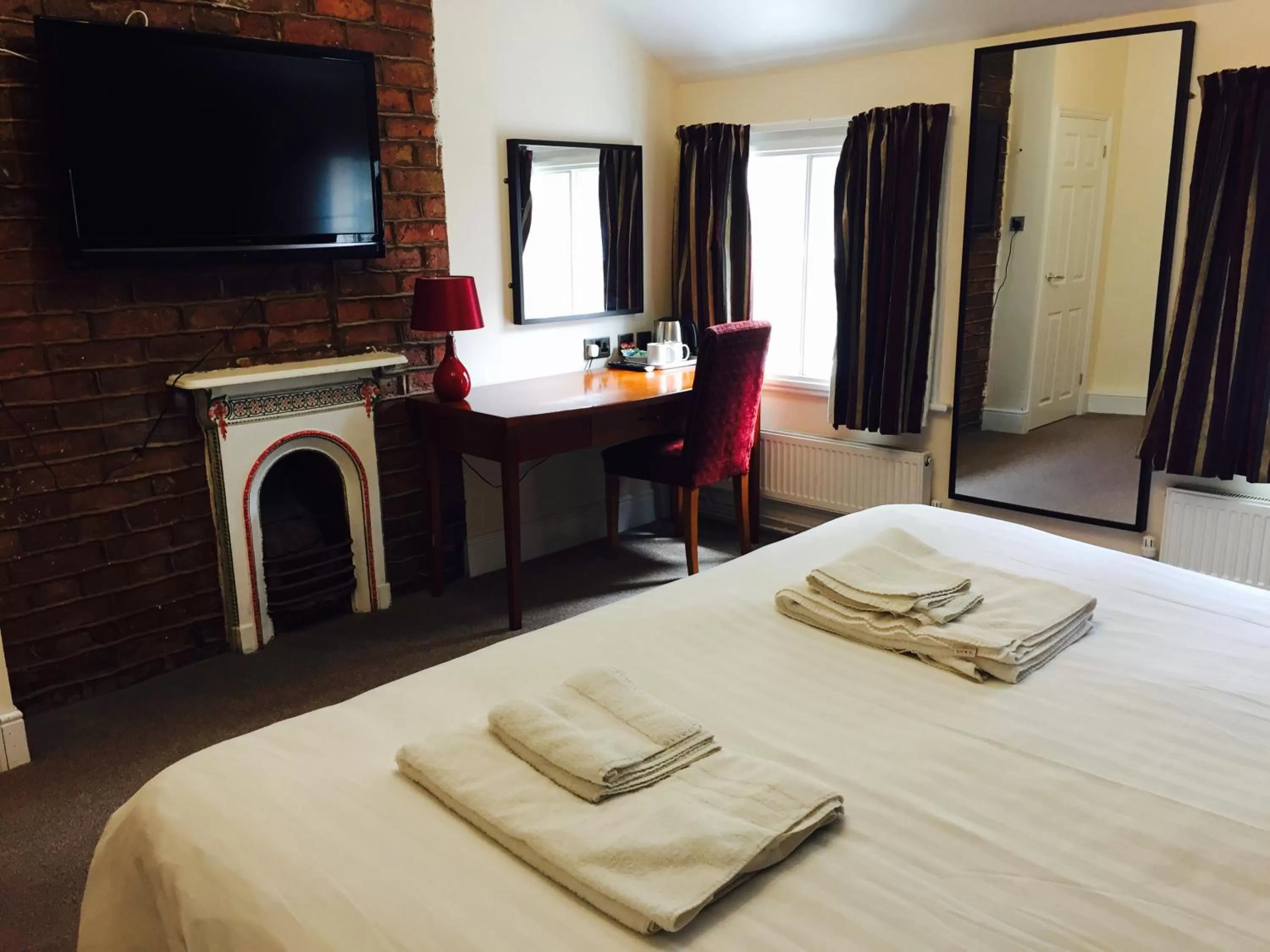 Day, Bed in The Vaults