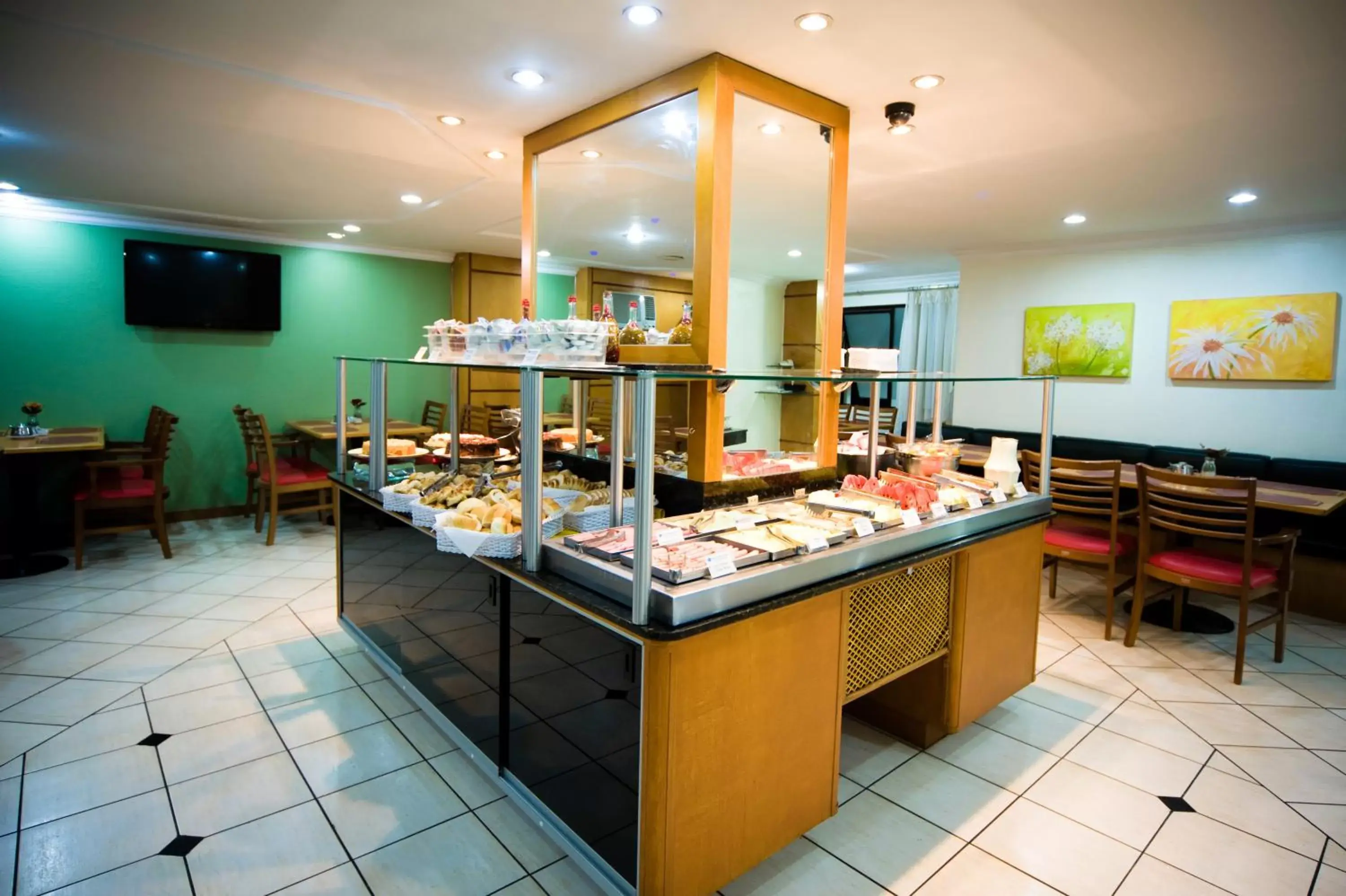 Breakfast, Restaurant/Places to Eat in Dan Inn Curitiba Centro