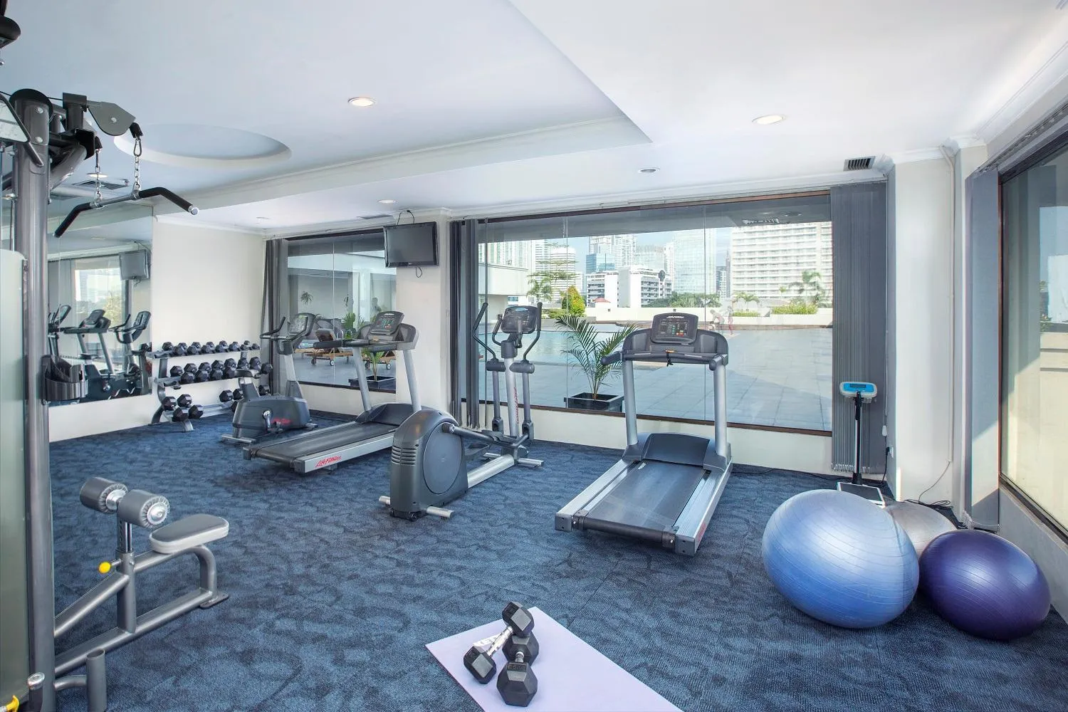 Fitness centre/facilities in Royal Kuningan
