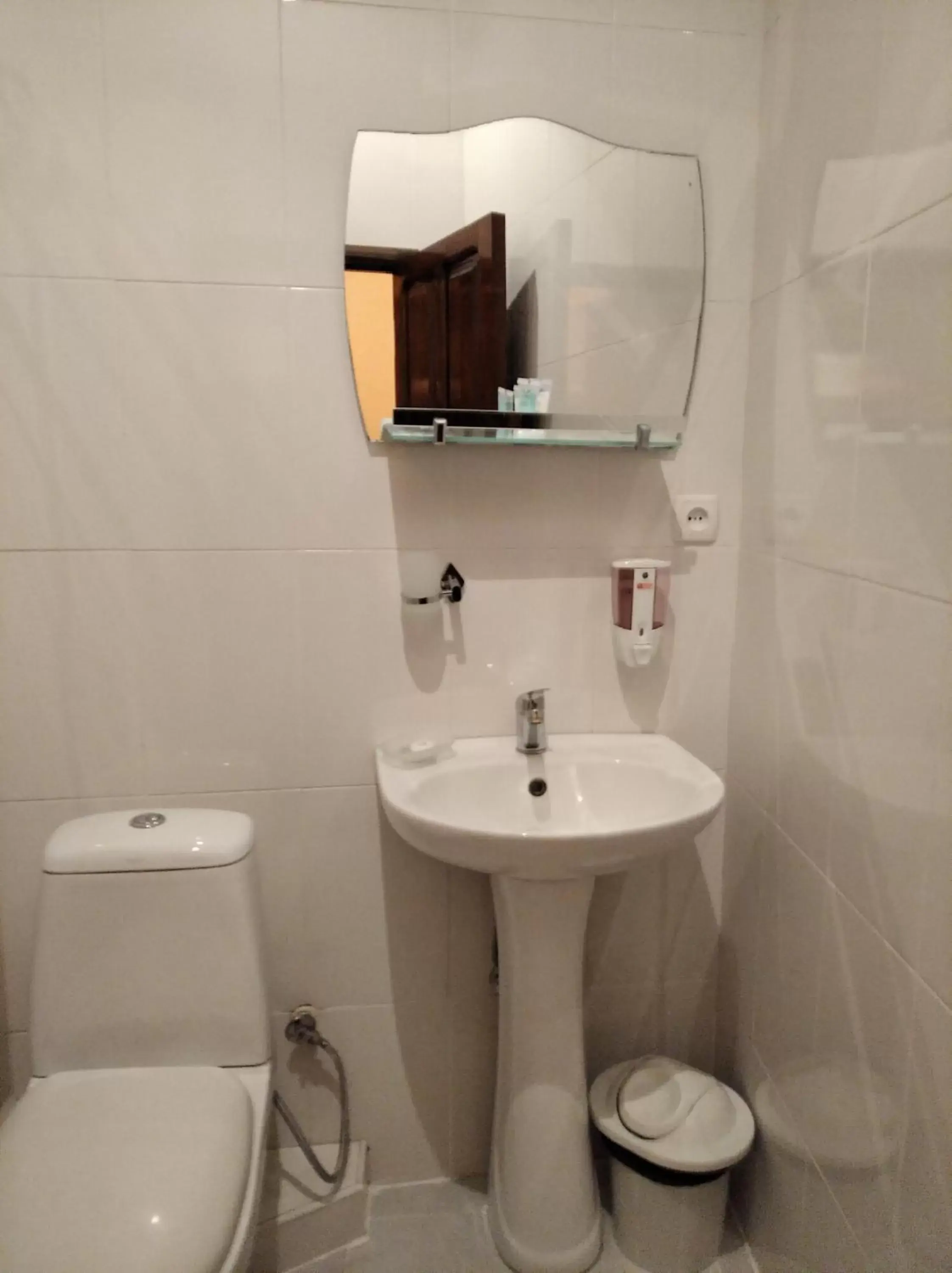 Bathroom in Hotel Diplomat