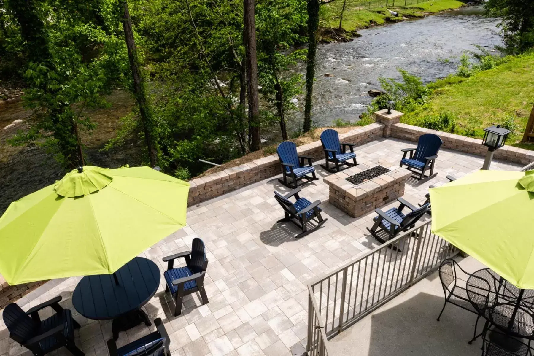 Patio in Twin Mountain Inn & Suites