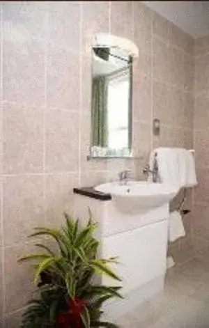 Bathroom in The Rutland Hotel