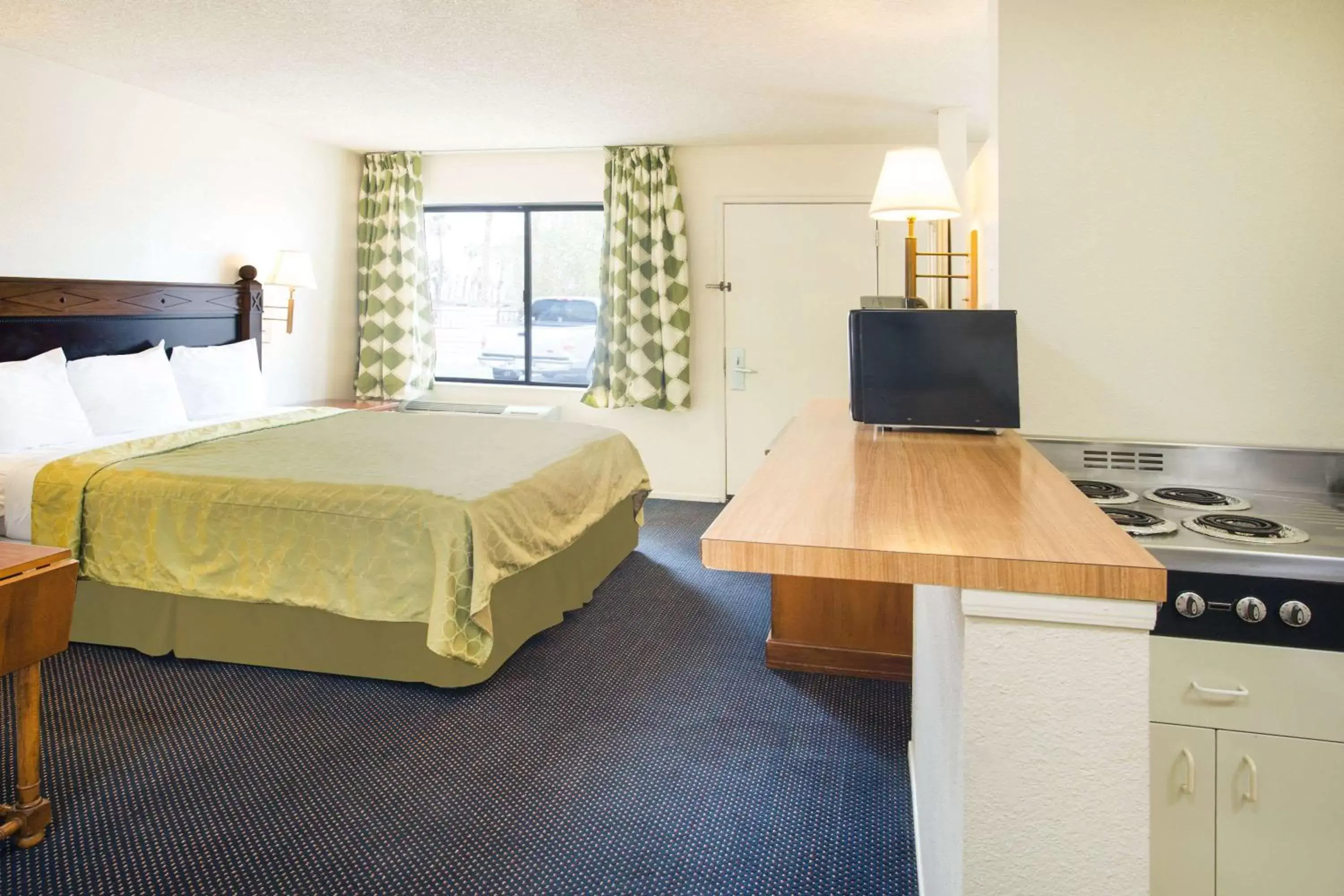 Photo of the whole room in Travelodge by Wyndham Indio 