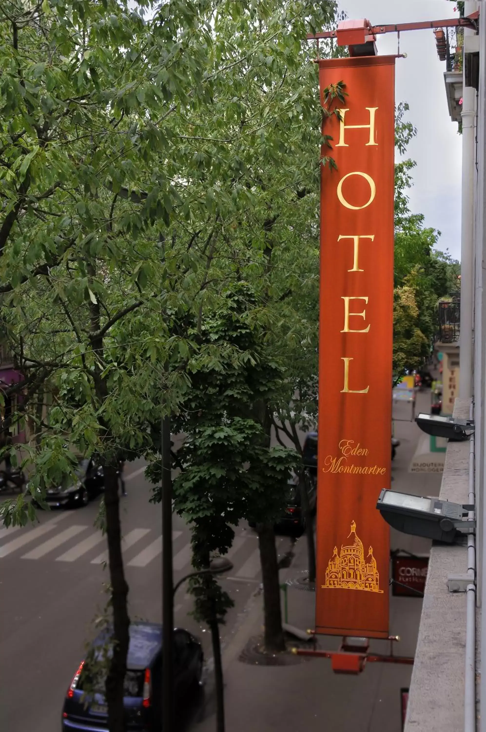 Facade/entrance, Property Logo/Sign in Hotel Eden Montmartre