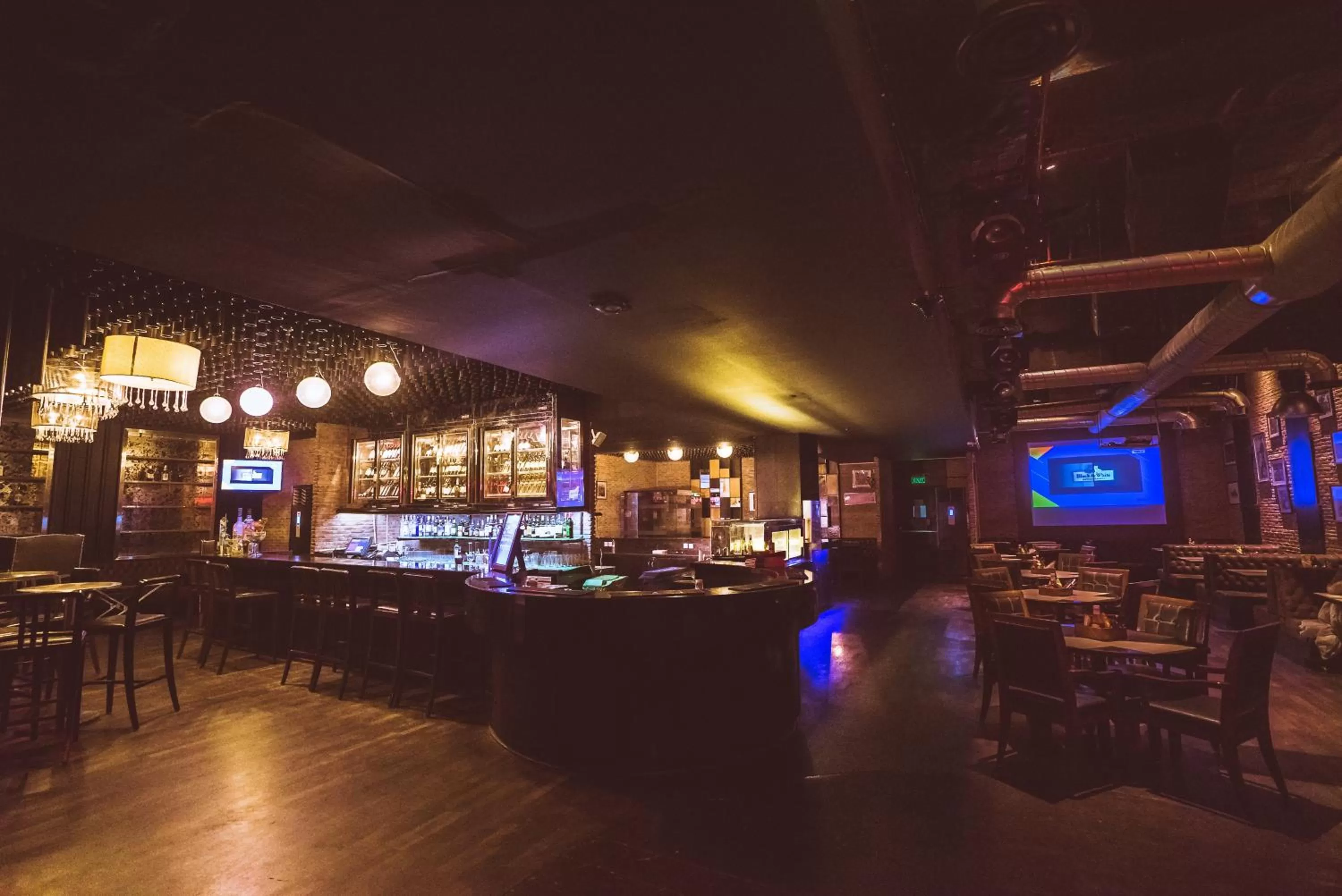 Lounge or bar in Holiday Inn Jaipur City Centre by IHG