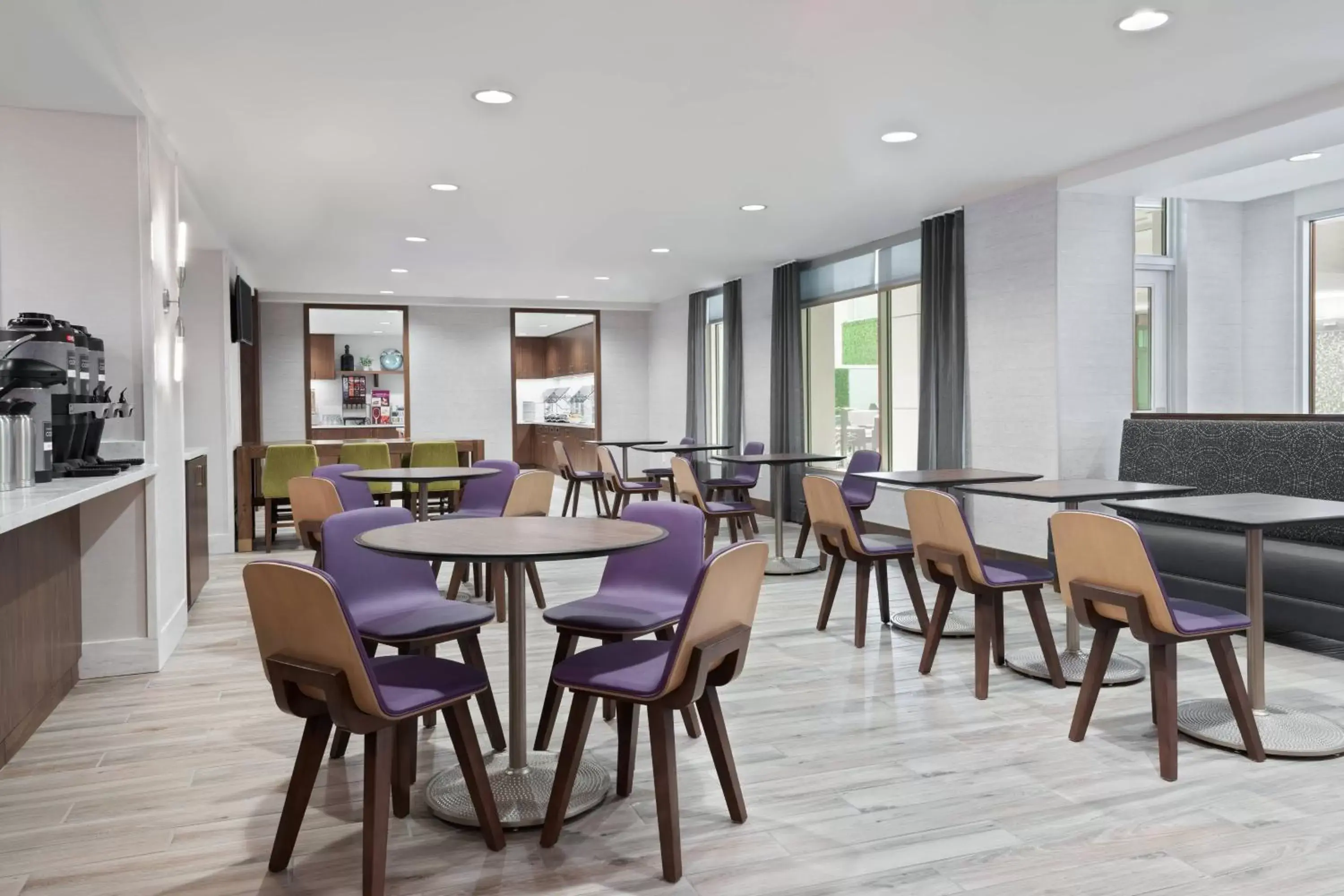 Breakfast, Restaurant/Places to Eat in Residence Inn by Marriott Buffalo Downtown