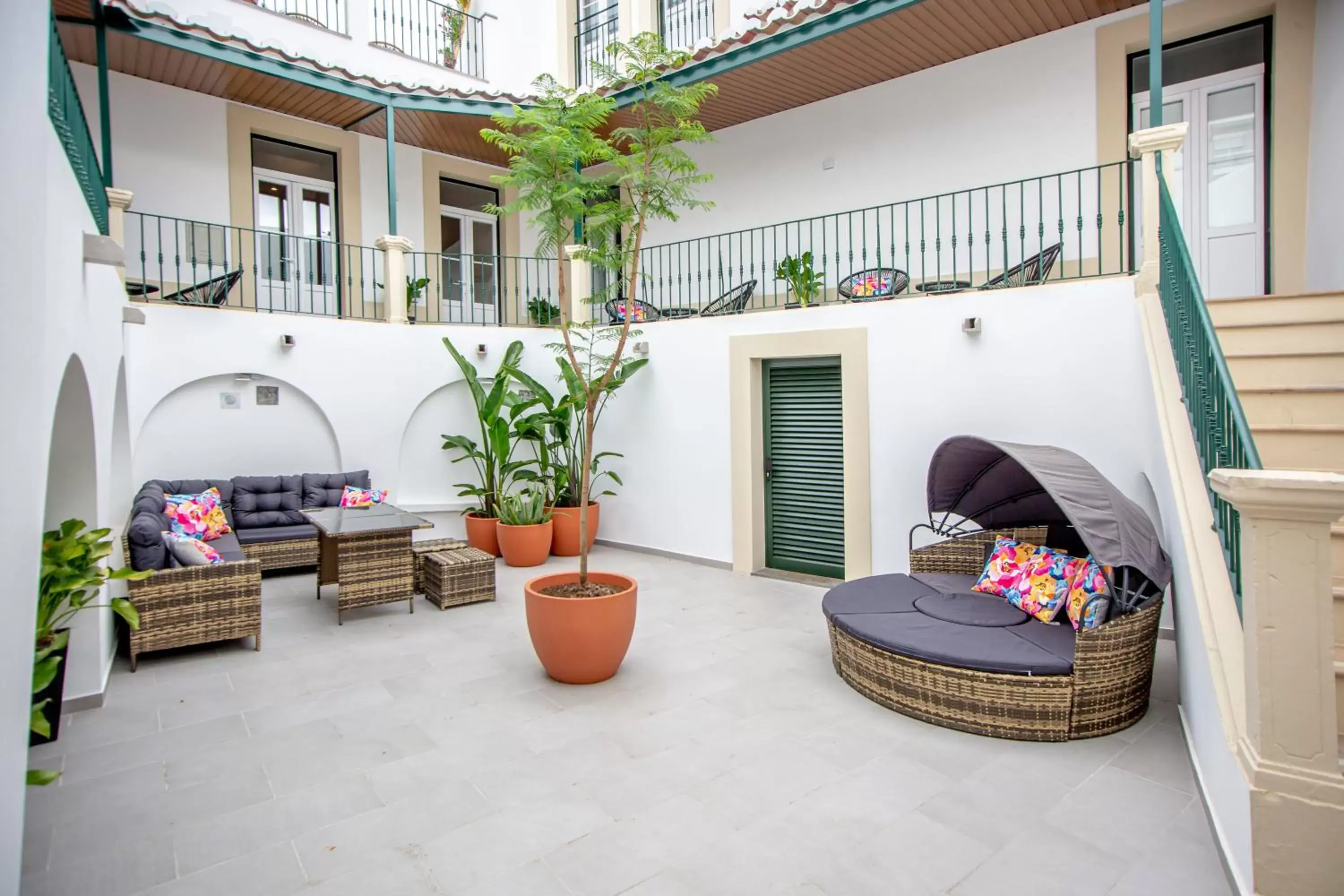 Property building in Guest House Jacarandá Faro