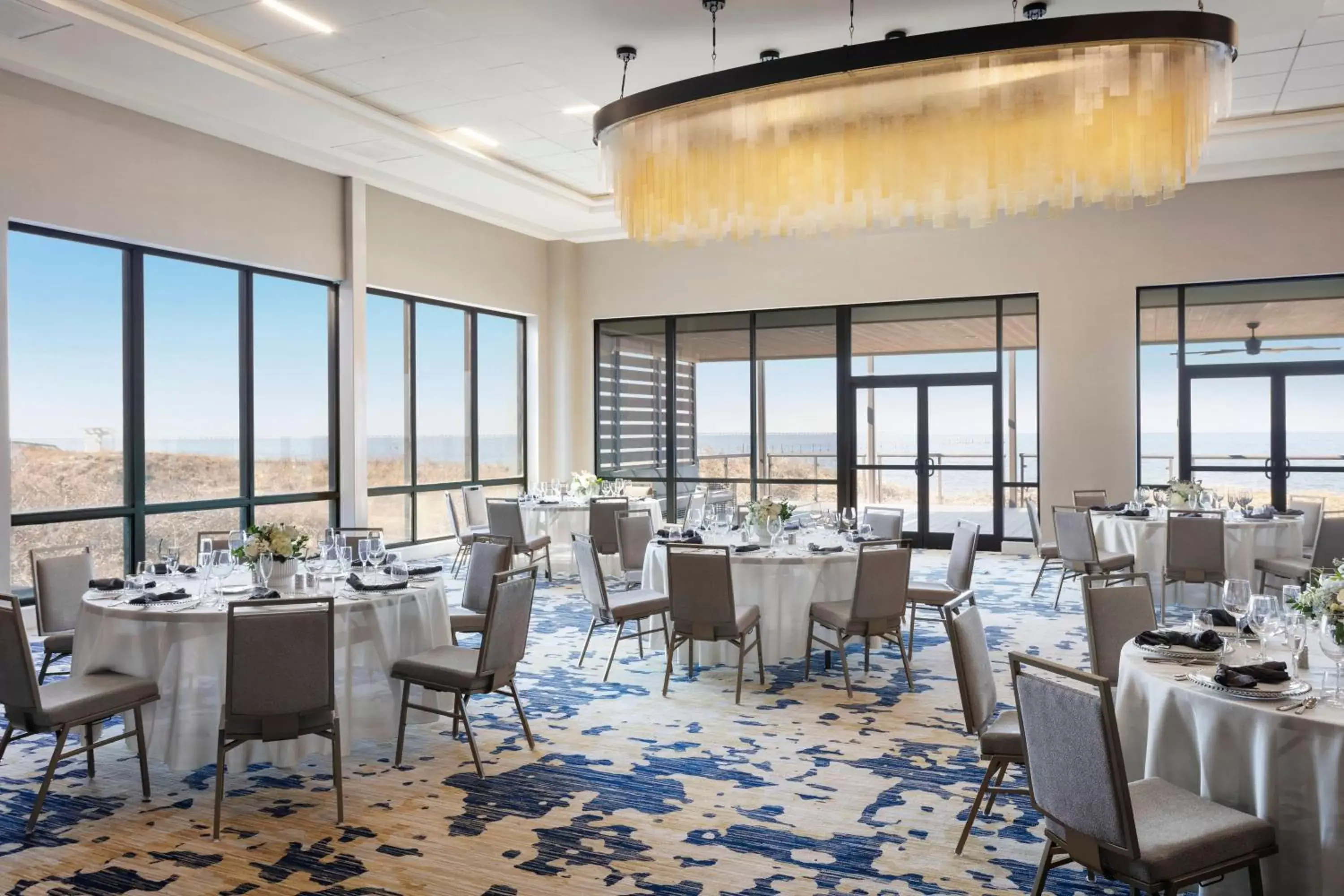 Meeting/conference room, Restaurant/Places to Eat in Delta Hotels by Marriott Virginia Beach Waterfront
