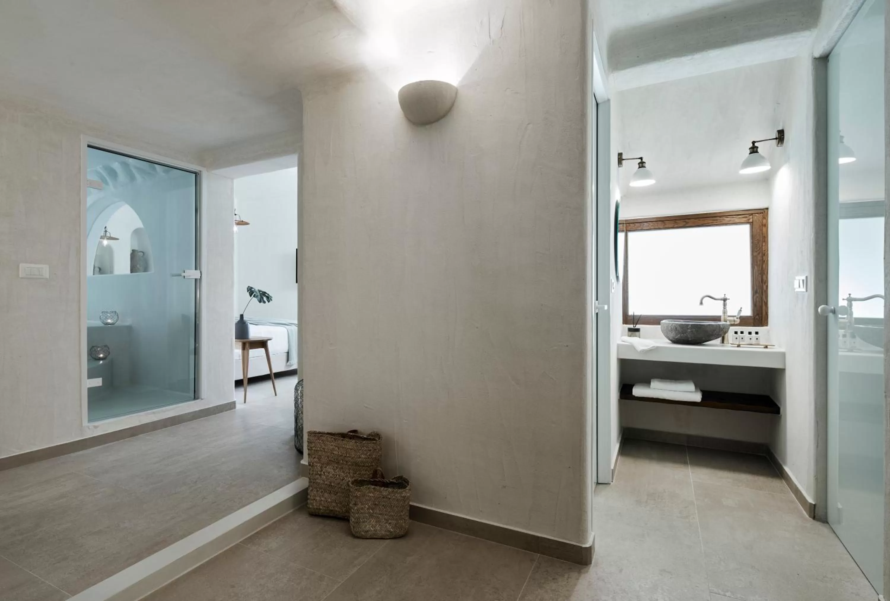 Bathroom, Bed in Winery Hotel 1870