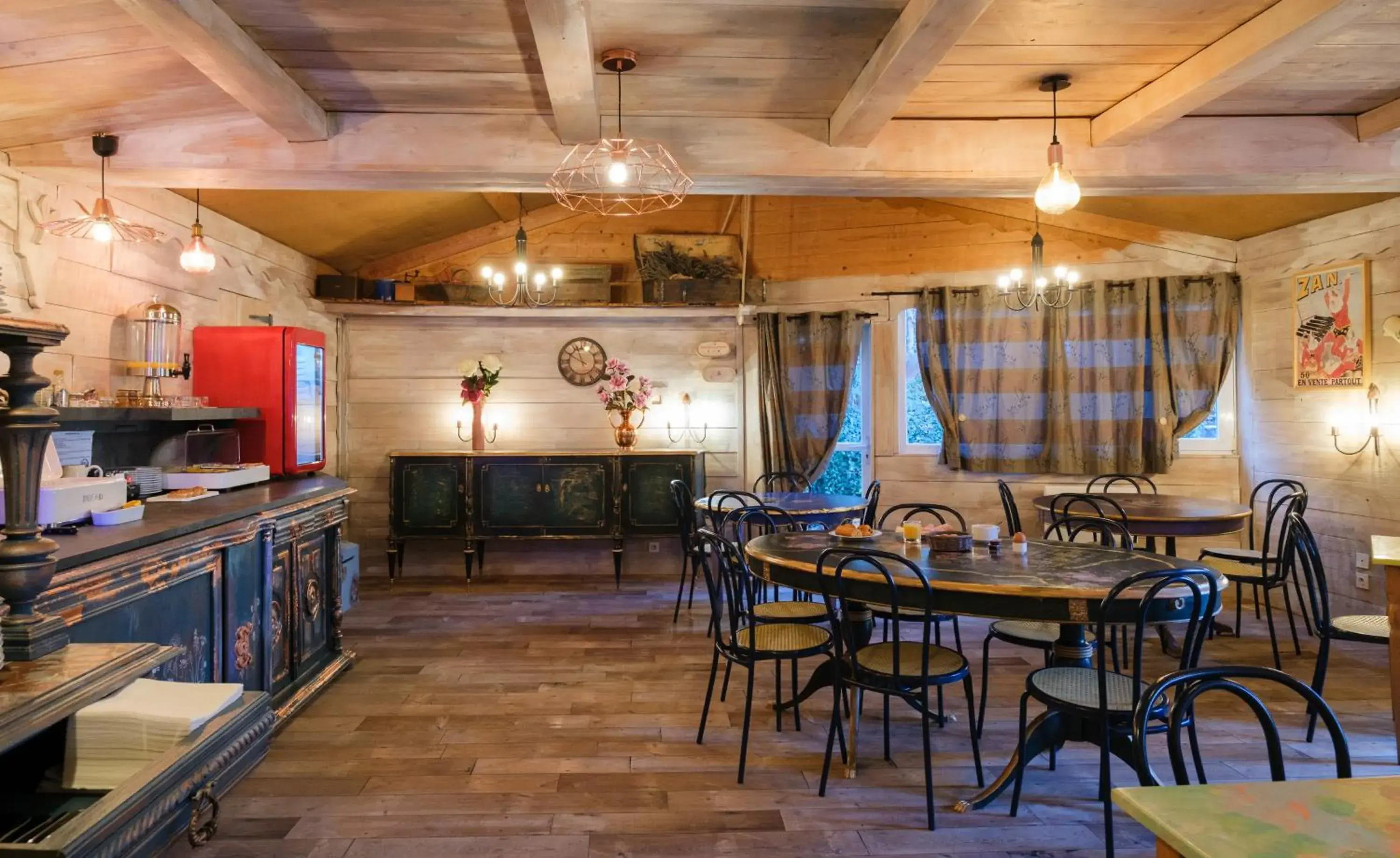 Breakfast in Cit'Hotel Le Montreal Breakfast in Cit'Hotel Le Montreal