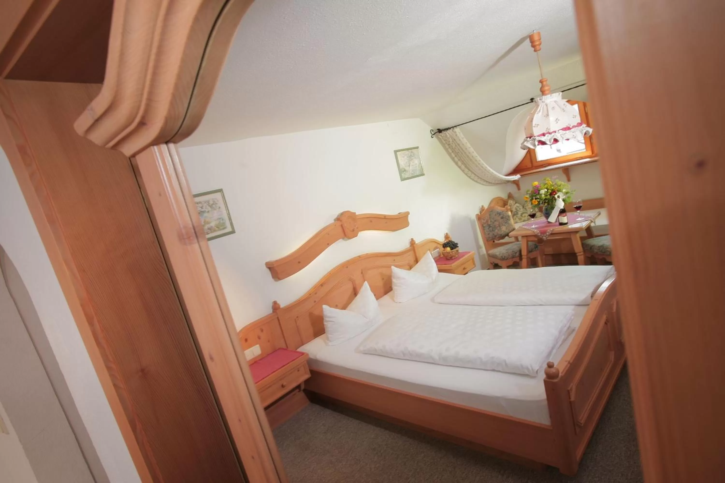 Photo of the whole room, Bed in Theresenhof