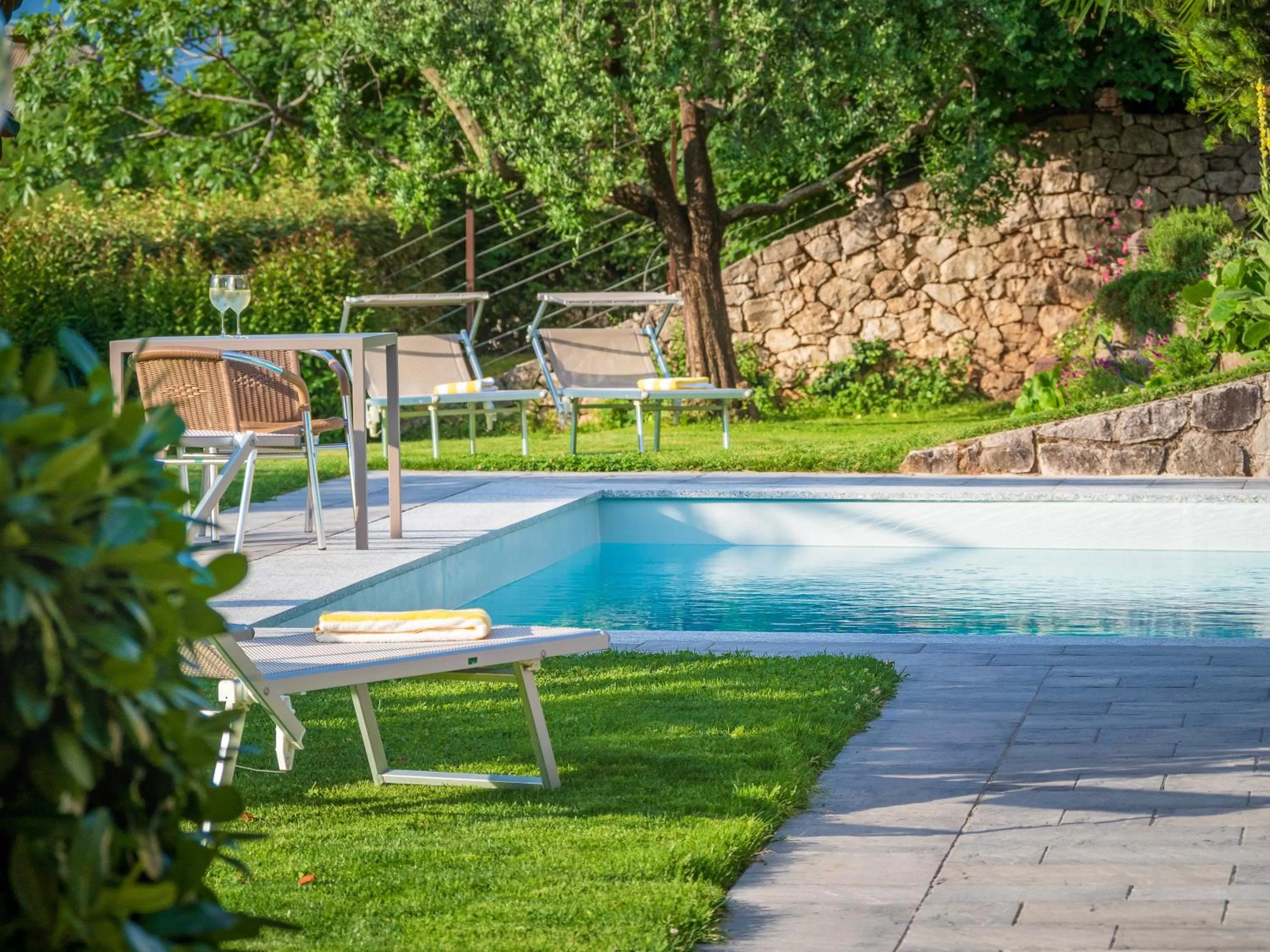 Swimming pool in Garni Hotel Ritterhof