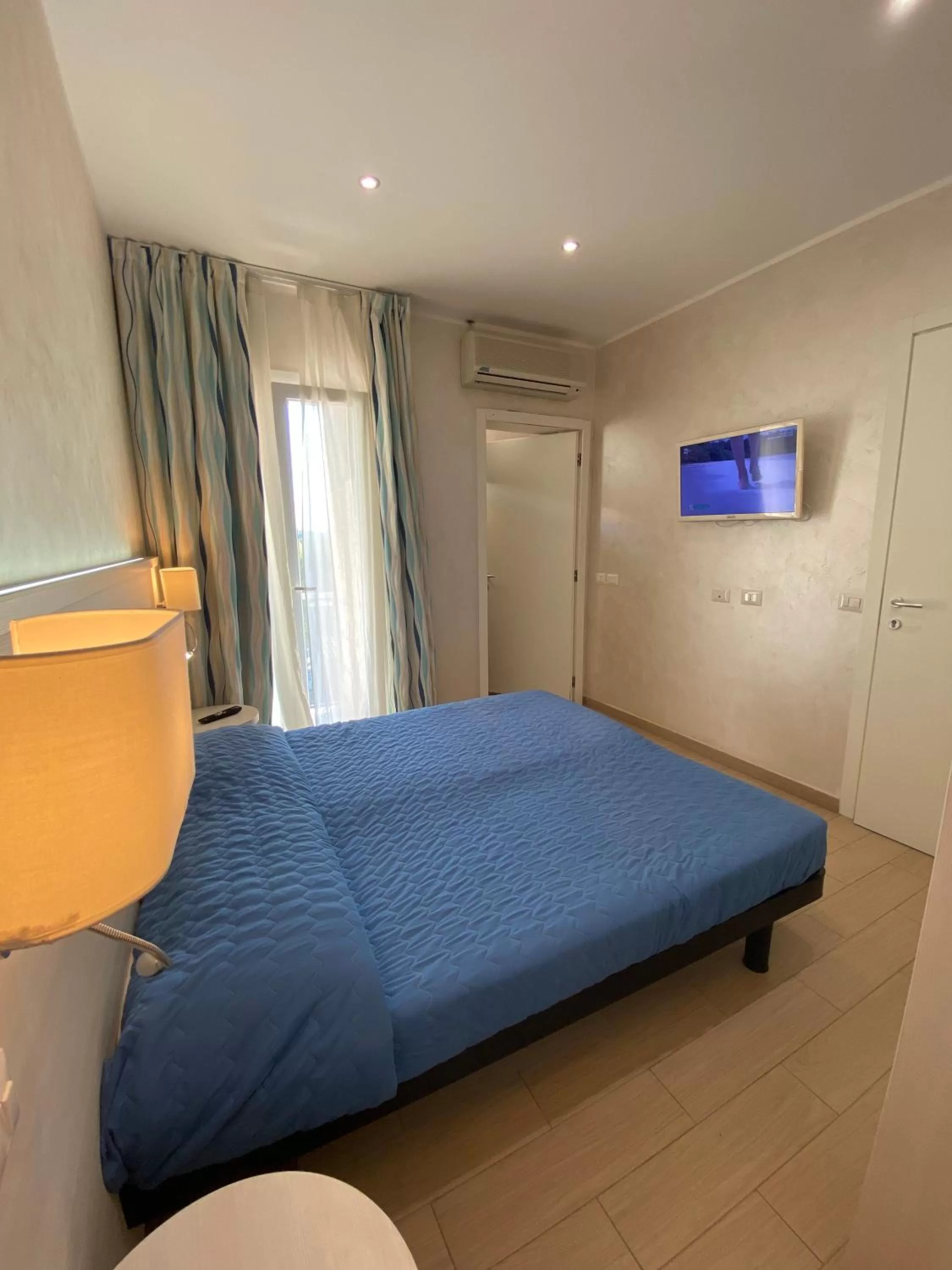 Bedroom, Bed in Marina Beach Suite Hotel