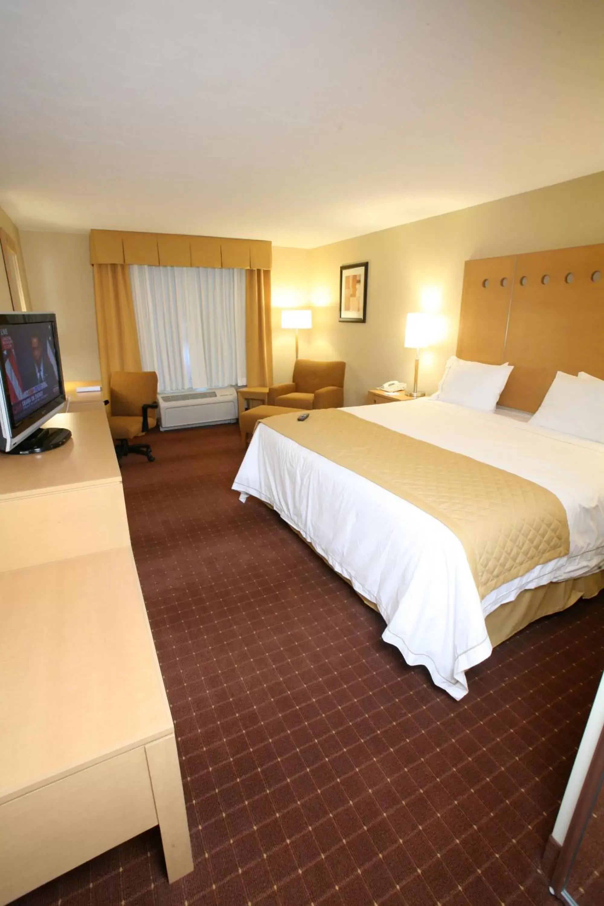 Bedroom, Bed in Holiday Inn Express Saltillo Zona Aeropuerto, an IHG Hotel
