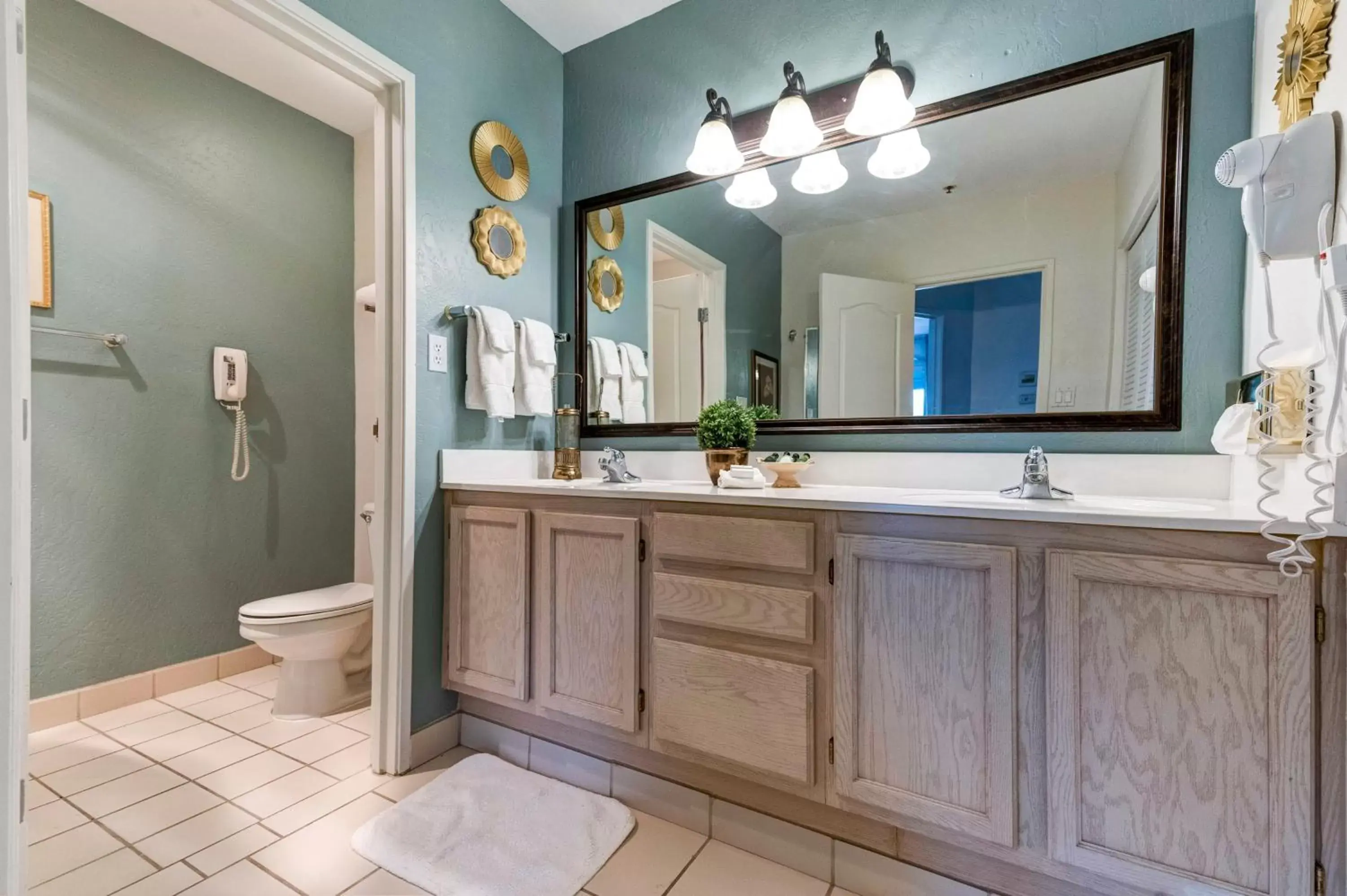 Bathroom in Forest Villas Hotel