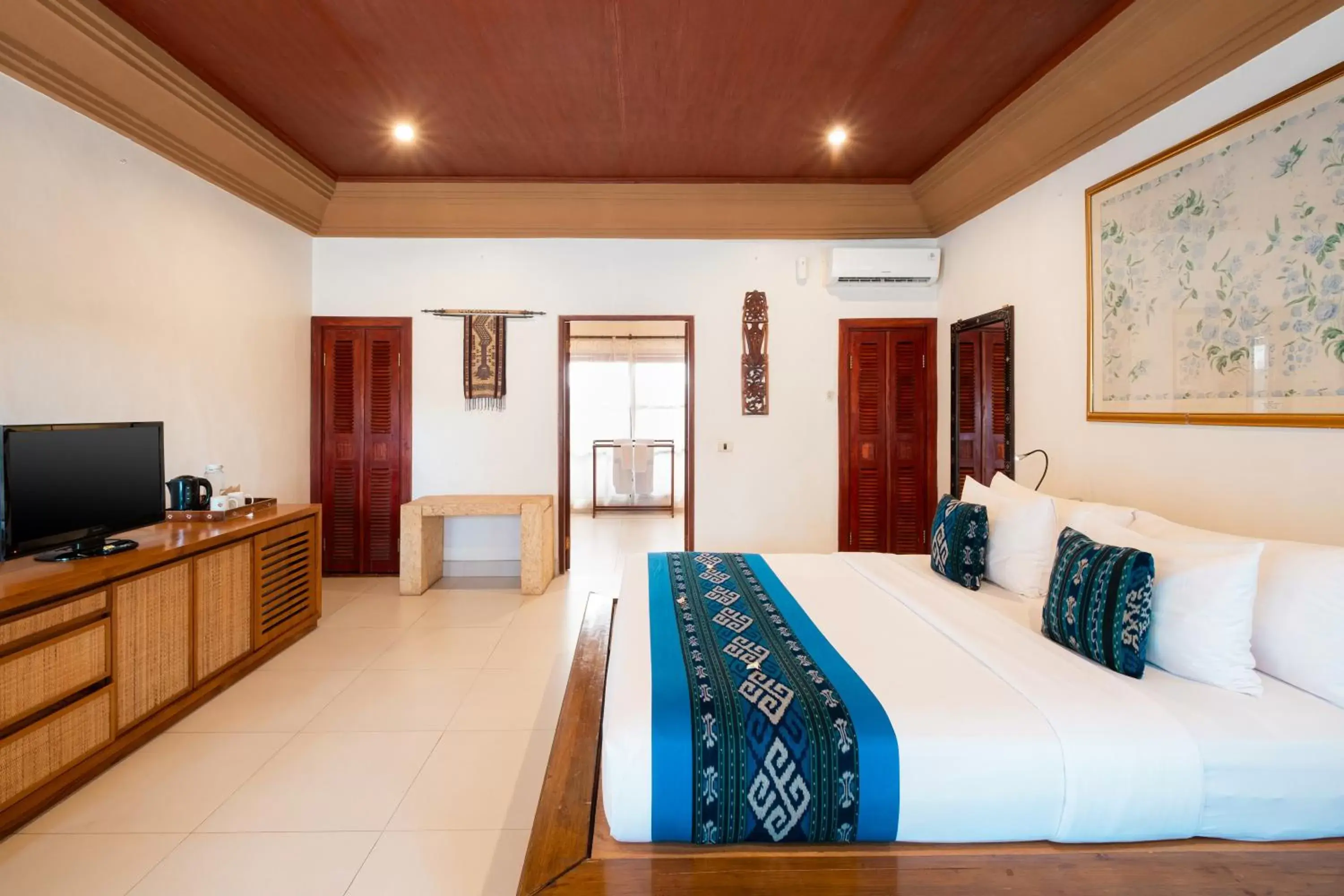 Property building, Bed in Villa Almarik Resort