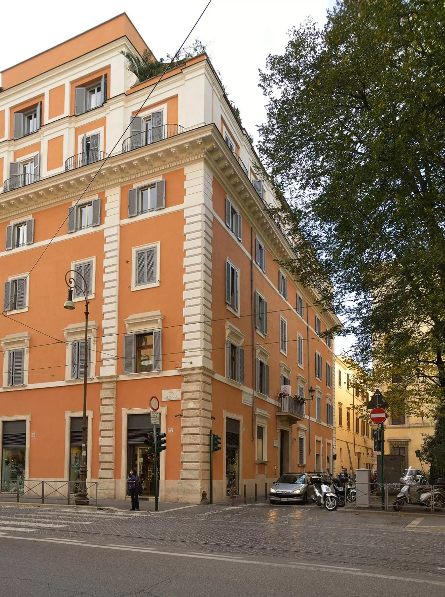 Property building in Hotel Locanda Cairoli