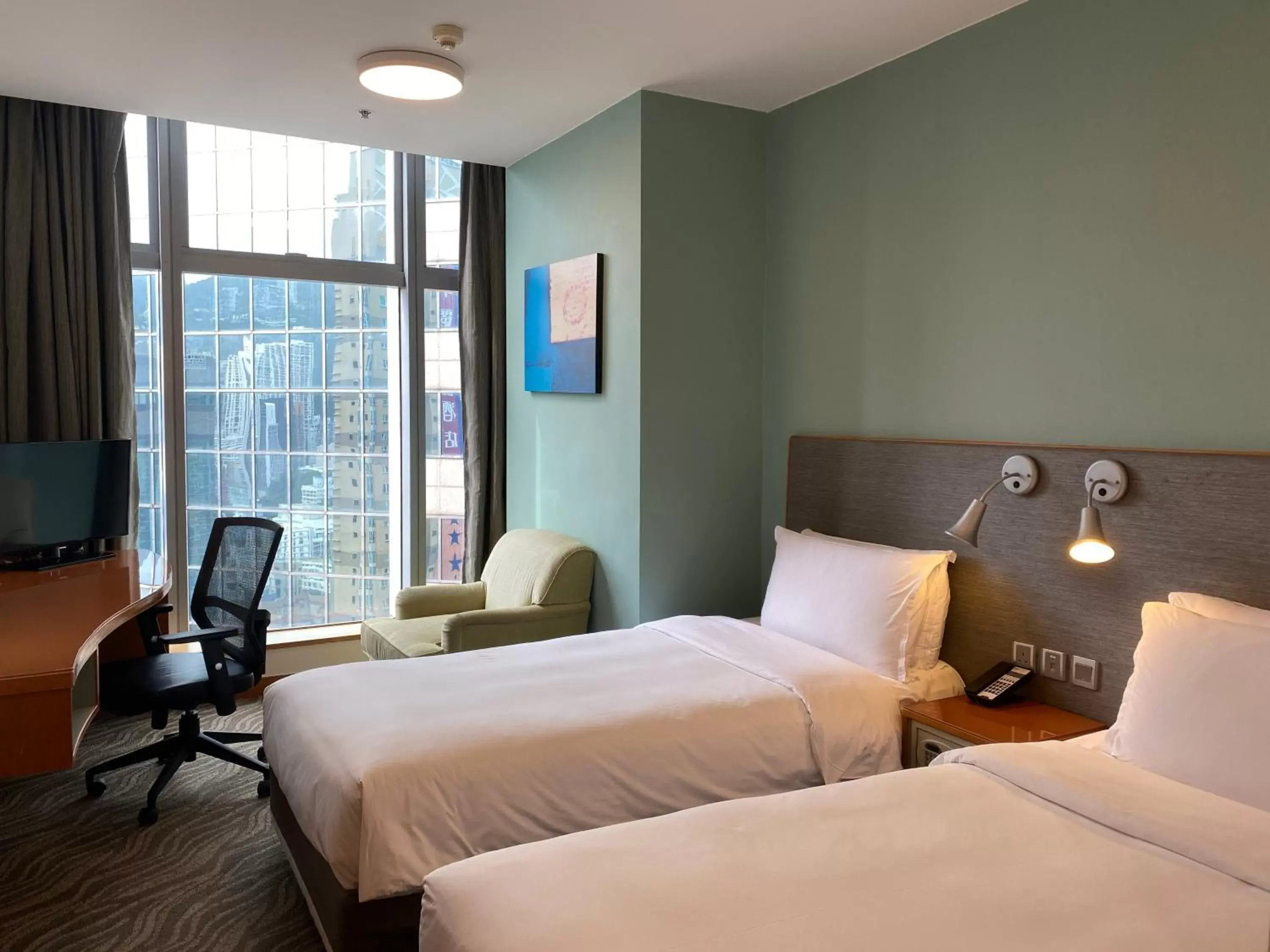 Photo of the whole room, Bed in Holiday Inn Express Hong Kong Causeway Bay, an IHG Hotel